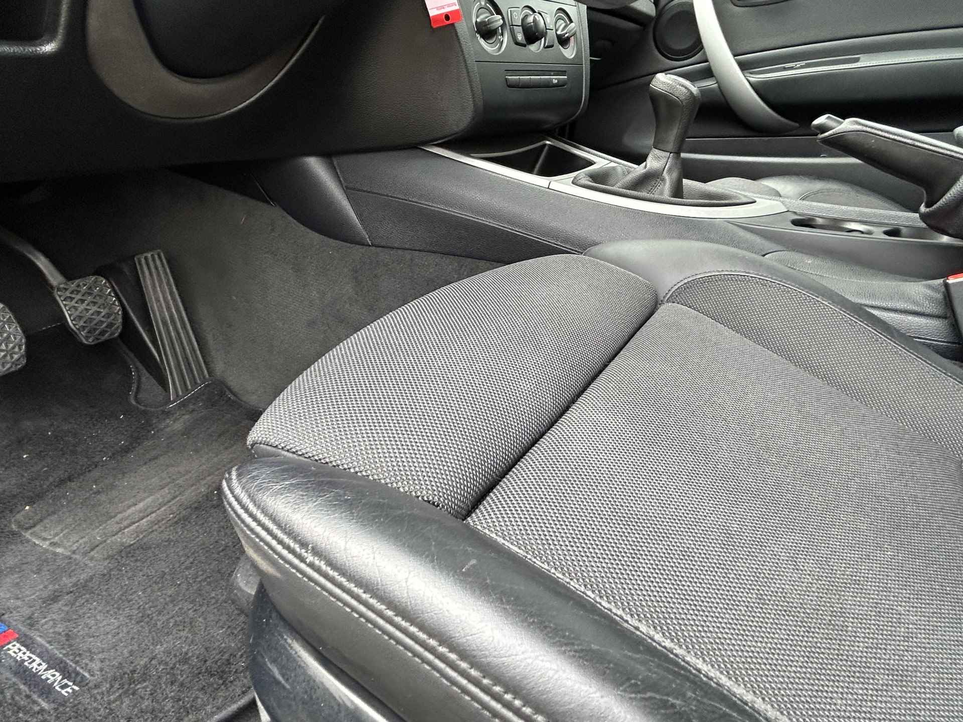 BMW 1-serie 116i Executive Nwe Ketting|Sportstoelen|Airco|PDC - 30/32