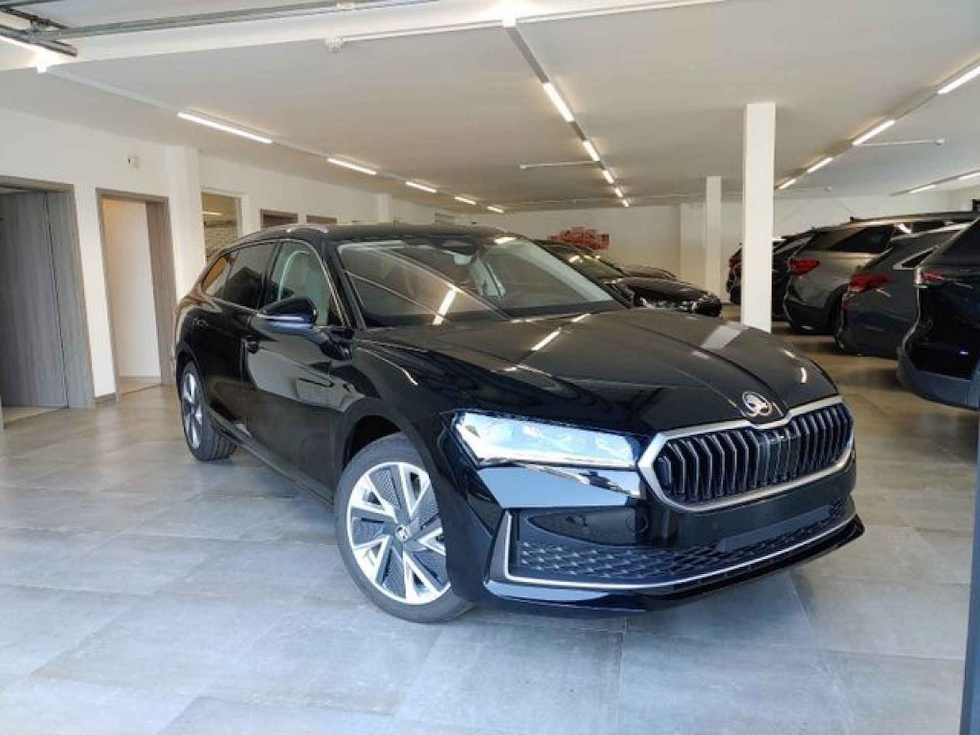 SKODA Superb 1.5 TSI DSG MHEV SELECTION TREKHAAK/CAMERA/HUD/ACC/STOELVERW - 2/17