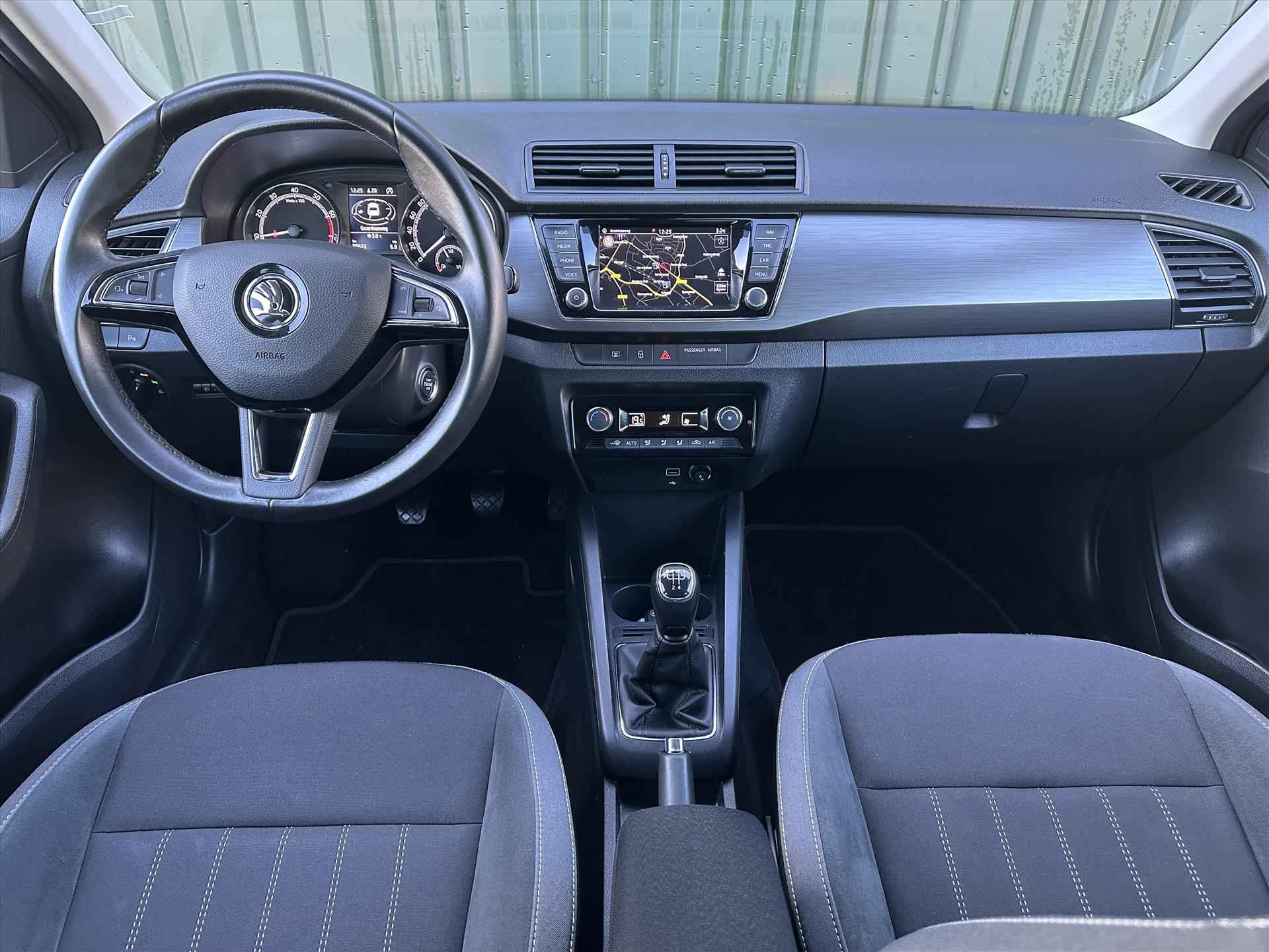 SKODA Fabia 1.0 TSI Greentech 95pk Style | Navigatie | Climate Control | Cruise Control | Parkeersensoren NL Auto - 19/37