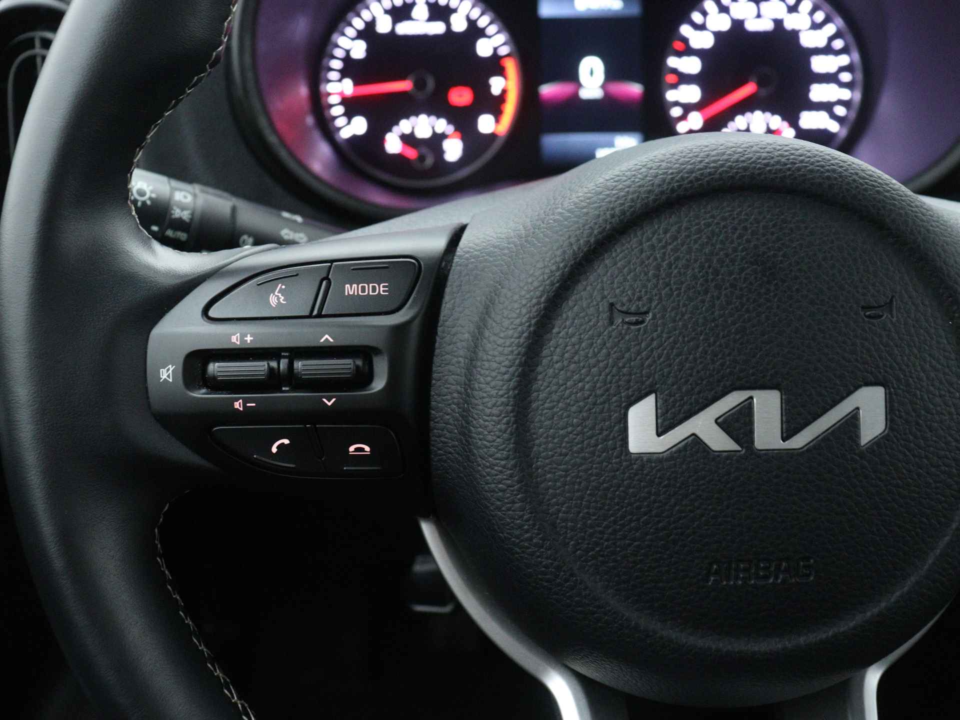 Kia Picanto 1.0 DPi DynamicLine | Airco | Parkeercamera | Apple Carplay / Android Auto | Lichtmetalen Velgen | - 18/38