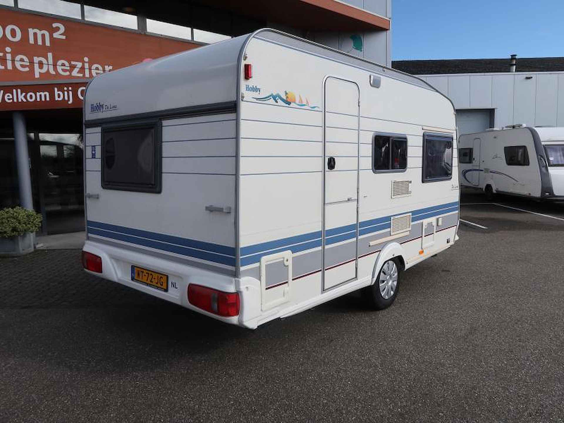 Hobby De Luxe 400 SF MET VOORTENT - 4/23