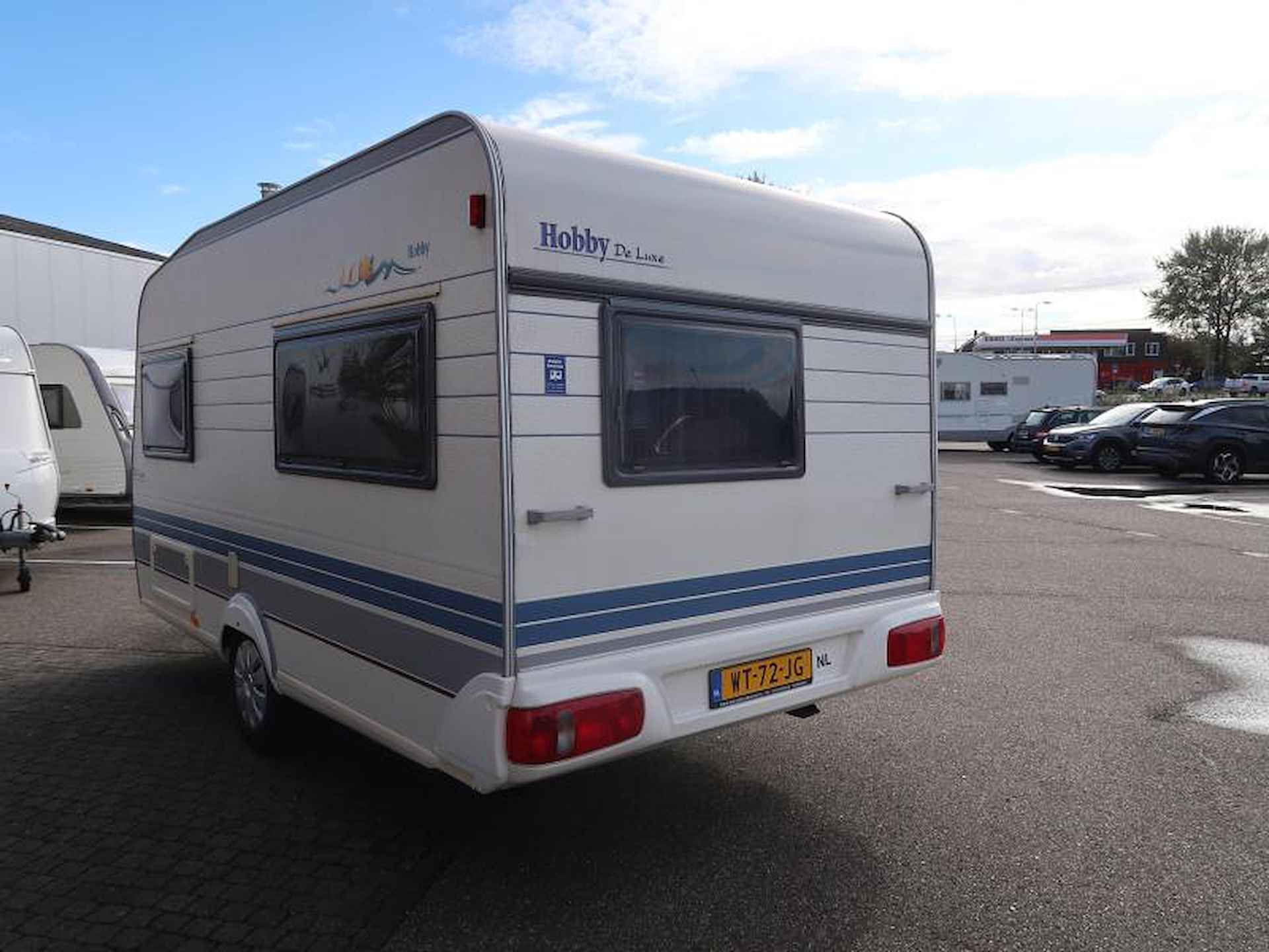 Hobby De Luxe 400 SF MET VOORTENT - 15/23