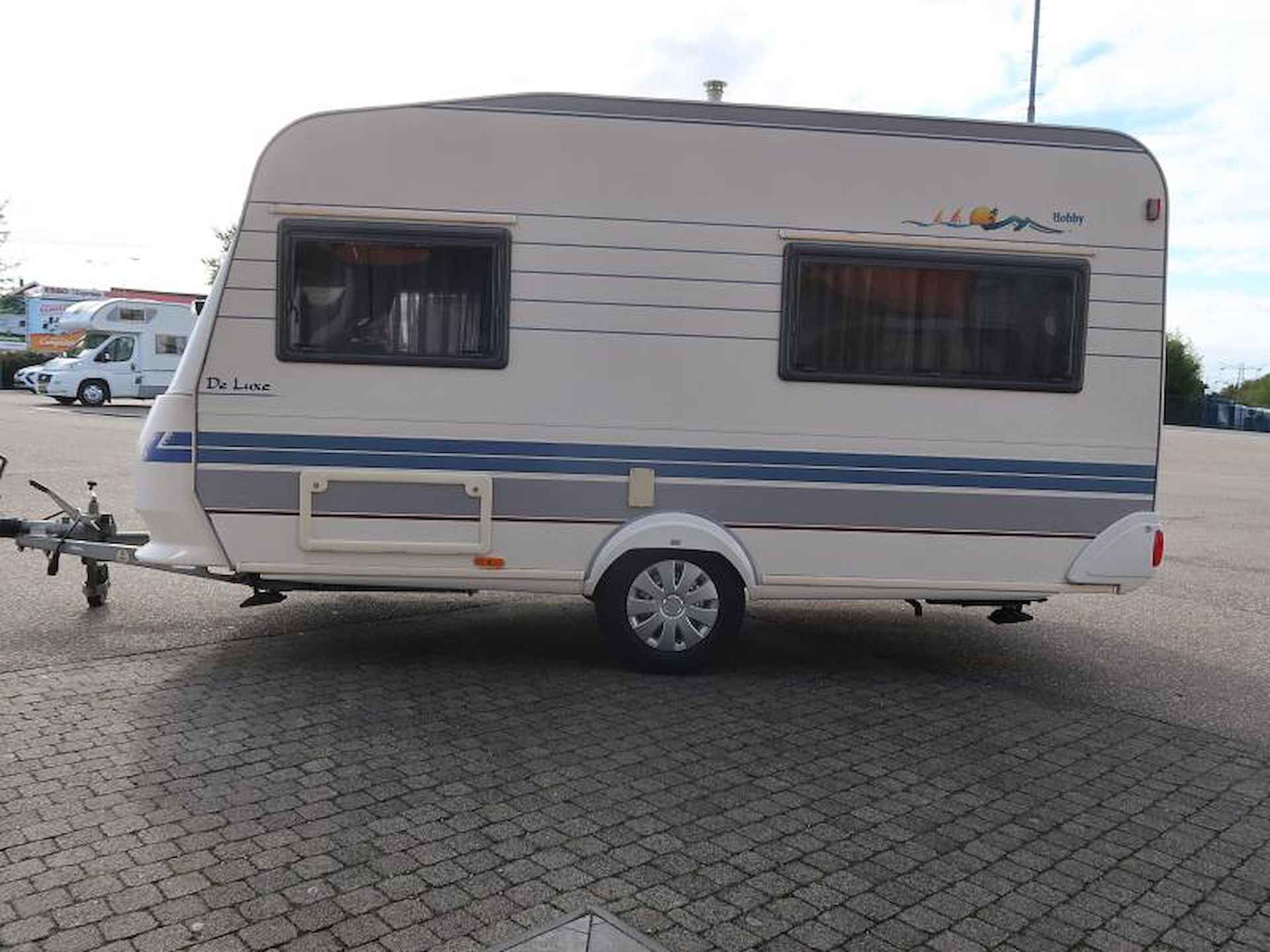 Hobby De Luxe 400 SF MET VOORTENT - 17/23