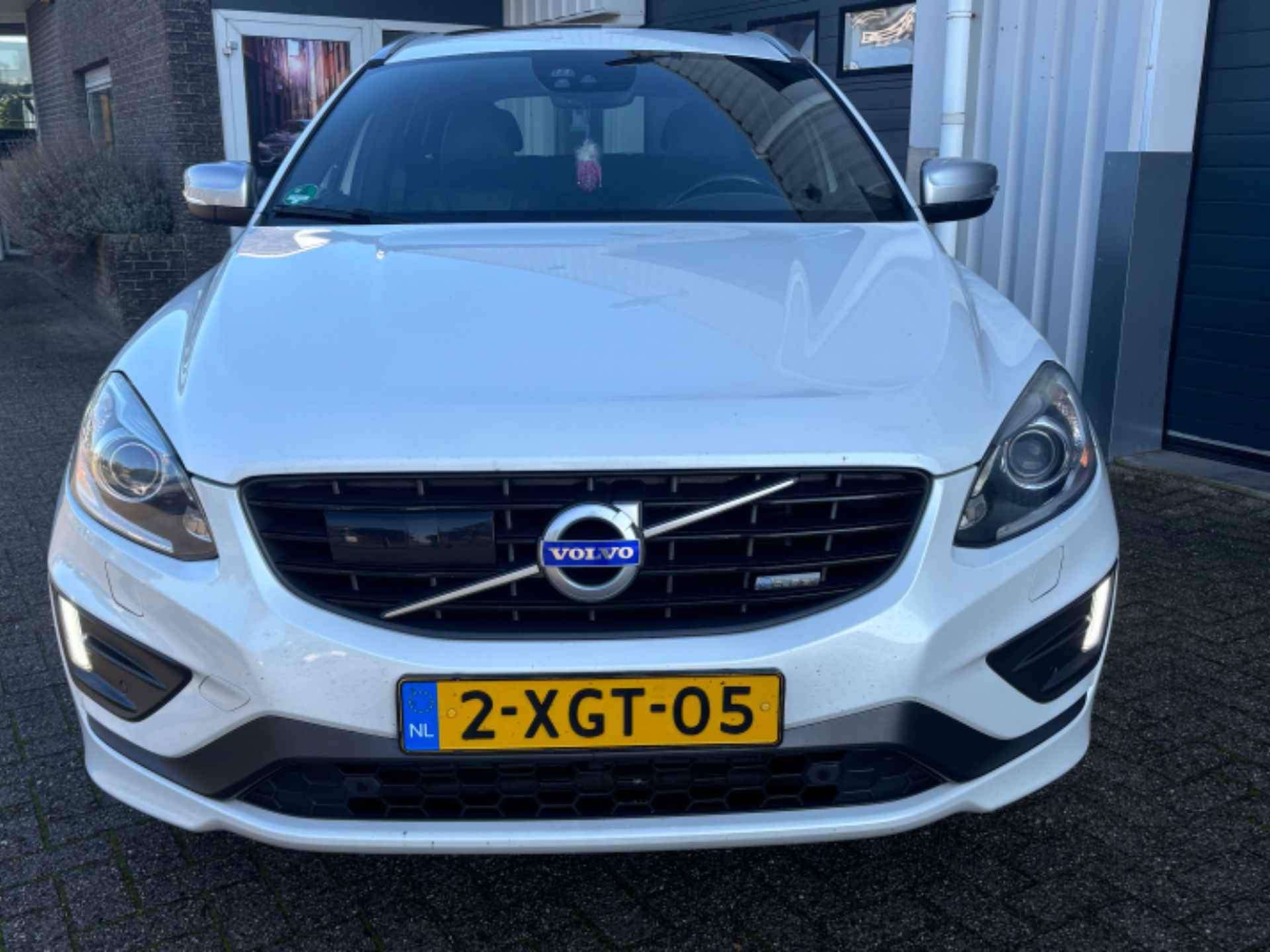 Volvo XC60 T5 R-Design #BOMVOL! #Adap.Cruise #Standkachel #NLAuto! - 4/7