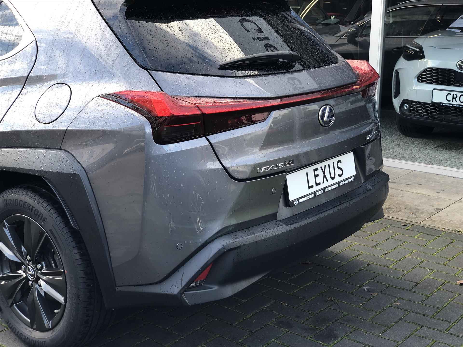 Lexus Ux 250h First Edition Premium | Dodehoekherkenning, Parkeersensoren, Apple CarPlay/Android Auto, Stoel + Stuurverwarming - 10/37