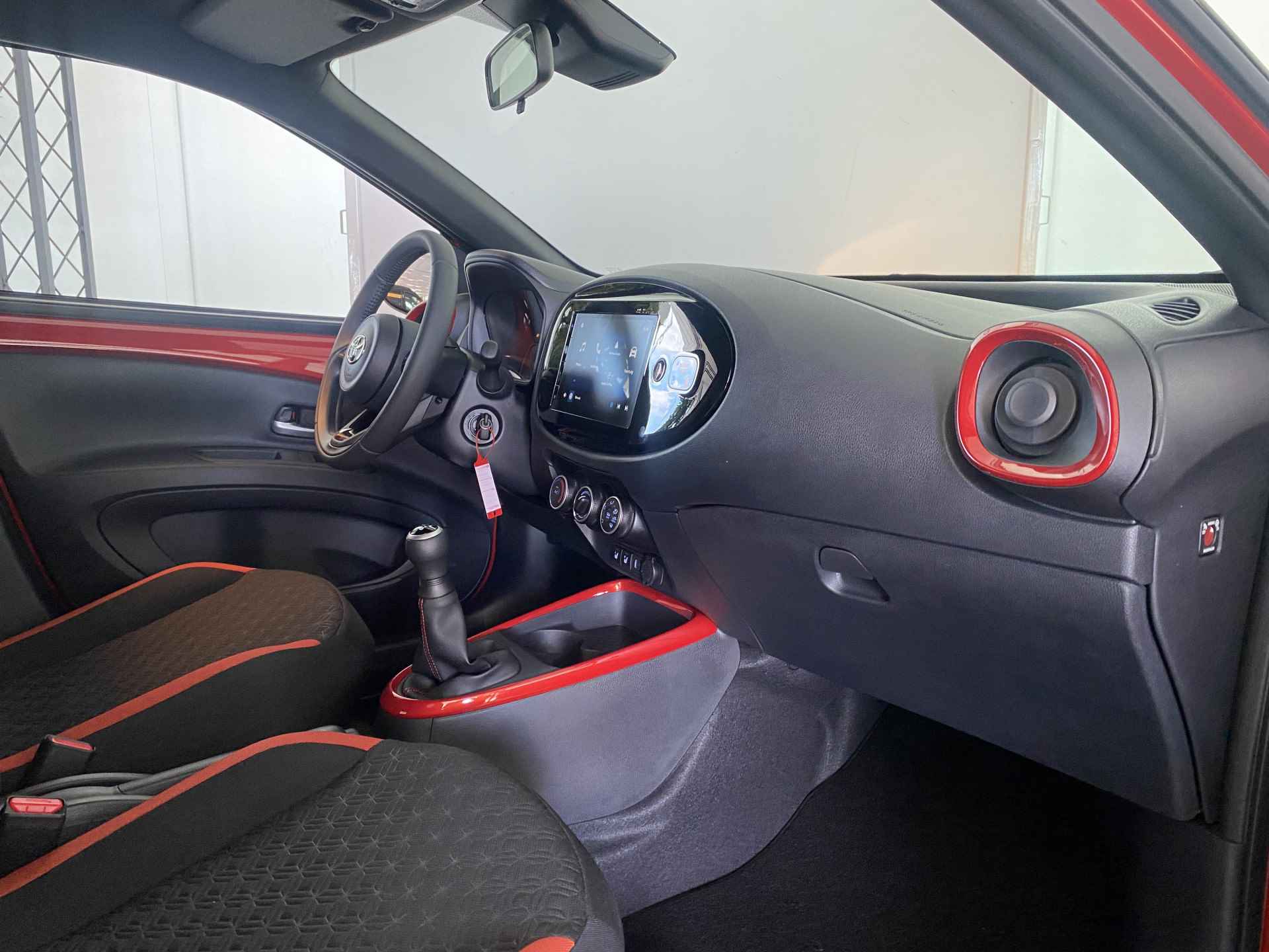 Toyota Aygo X 1.0 VVT-i MT Pulse | Apple Carplay | Camera | Bluetooth | ACC | DAB | Elek. Spiegels | - 9/40