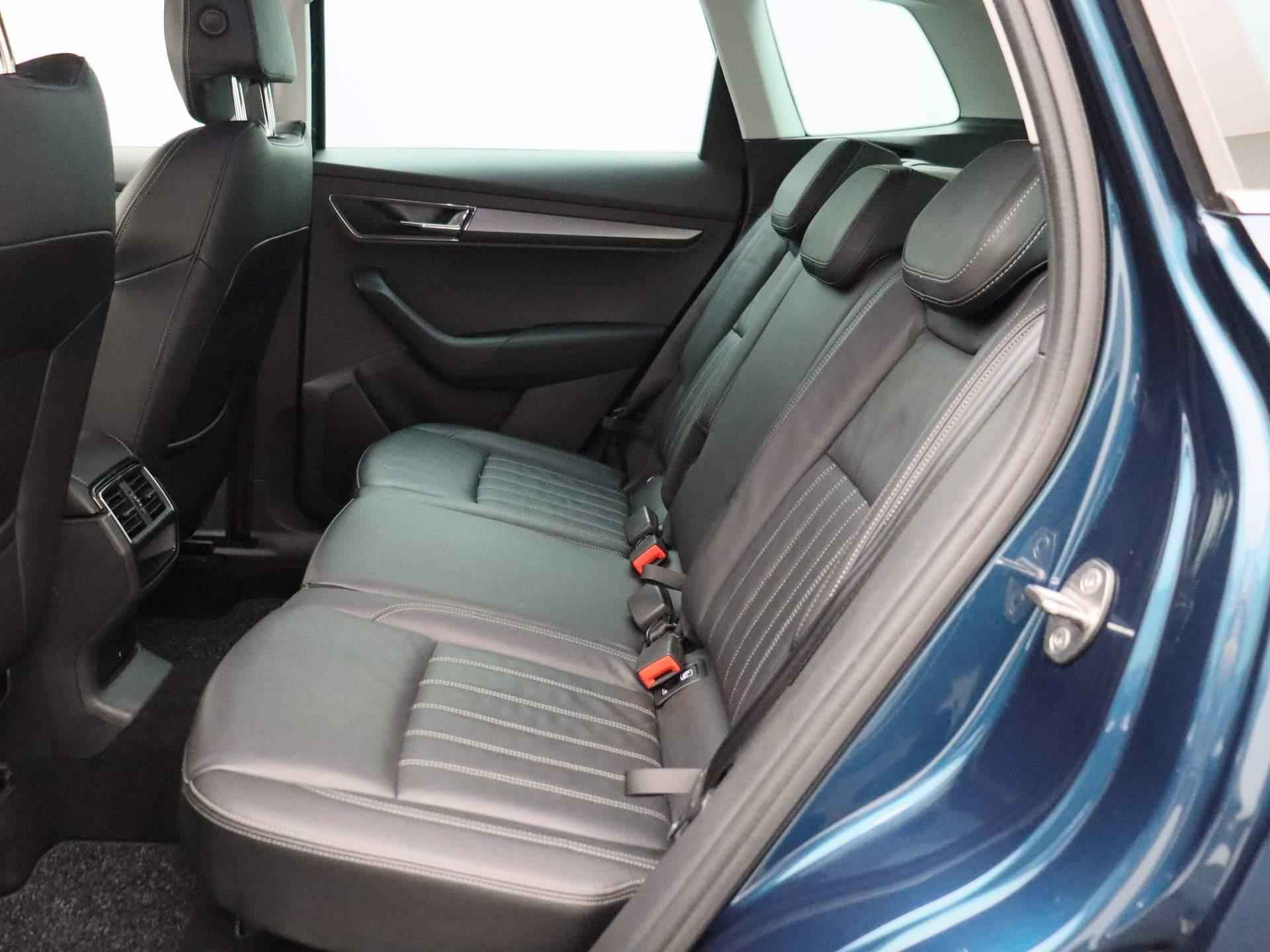 Skoda Karoq 1.5 TSI ACT Style Business 150 PK | Automaat | LED koplampen | Lederen bekleding | Navigatie | Achteruitrijcamera | Parkeersensoren | Cruise Control | Privacy Glass | Lichtmetalen velgen | - 13/38