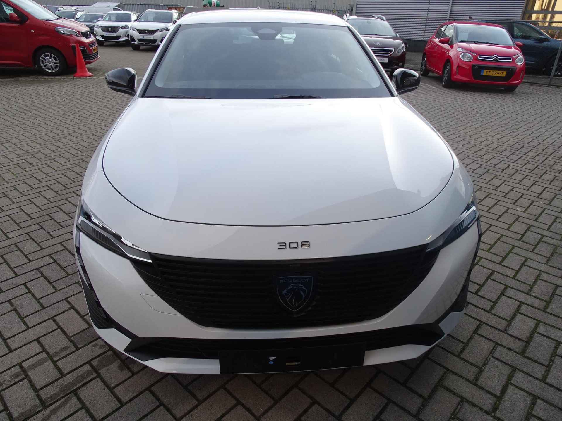 Peugeot 308 1.2 PureTech Active Pack Business EAT8 Automaat ,Trekhaak, navigatie, stoelverwarming , climate regeling - 3/29