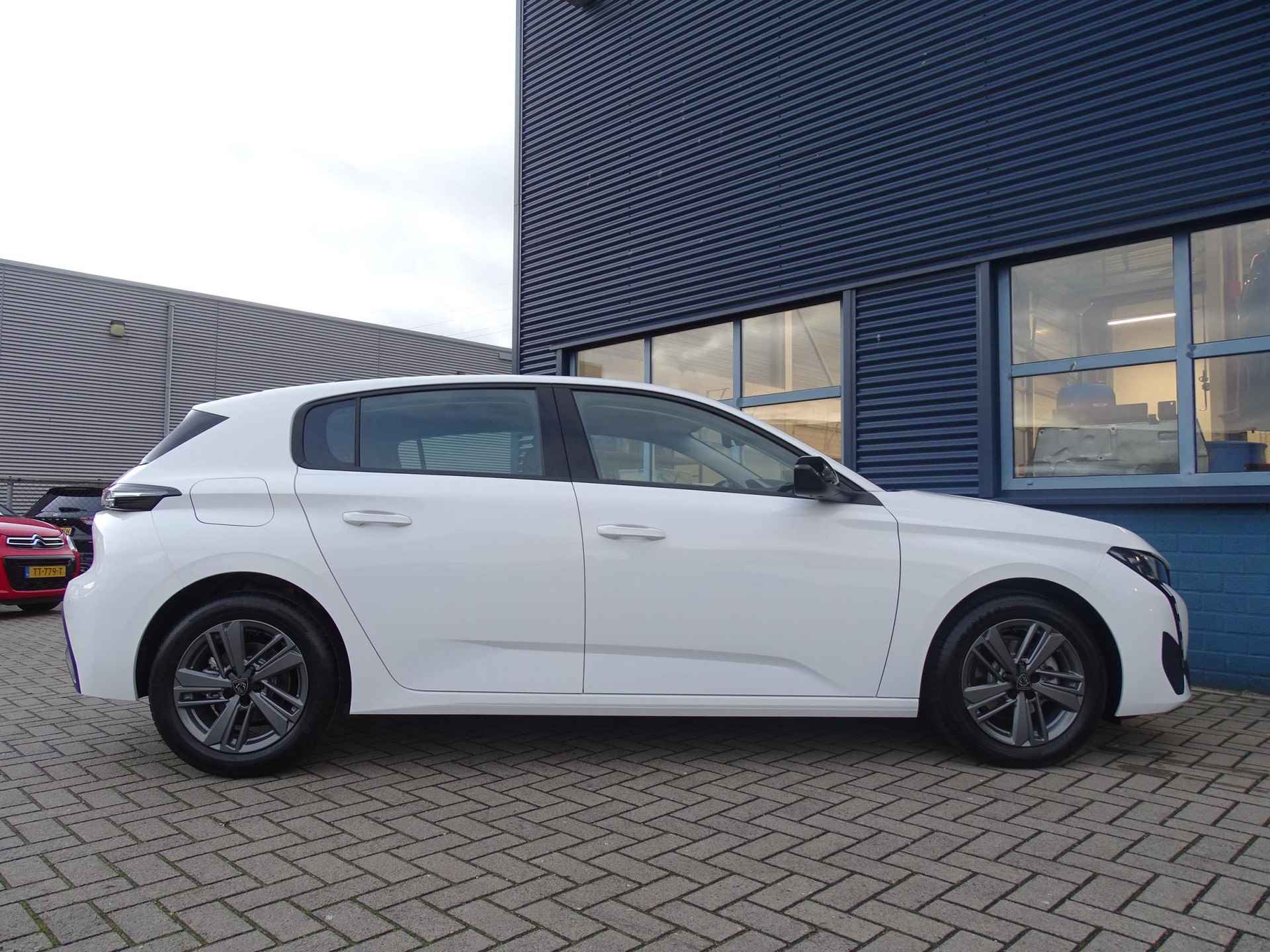 Peugeot 308 1.2 PureTech Active Pack Business EAT8 Automaat ,Trekhaak, navigatie, stoelverwarming , climate regeling - 27/29