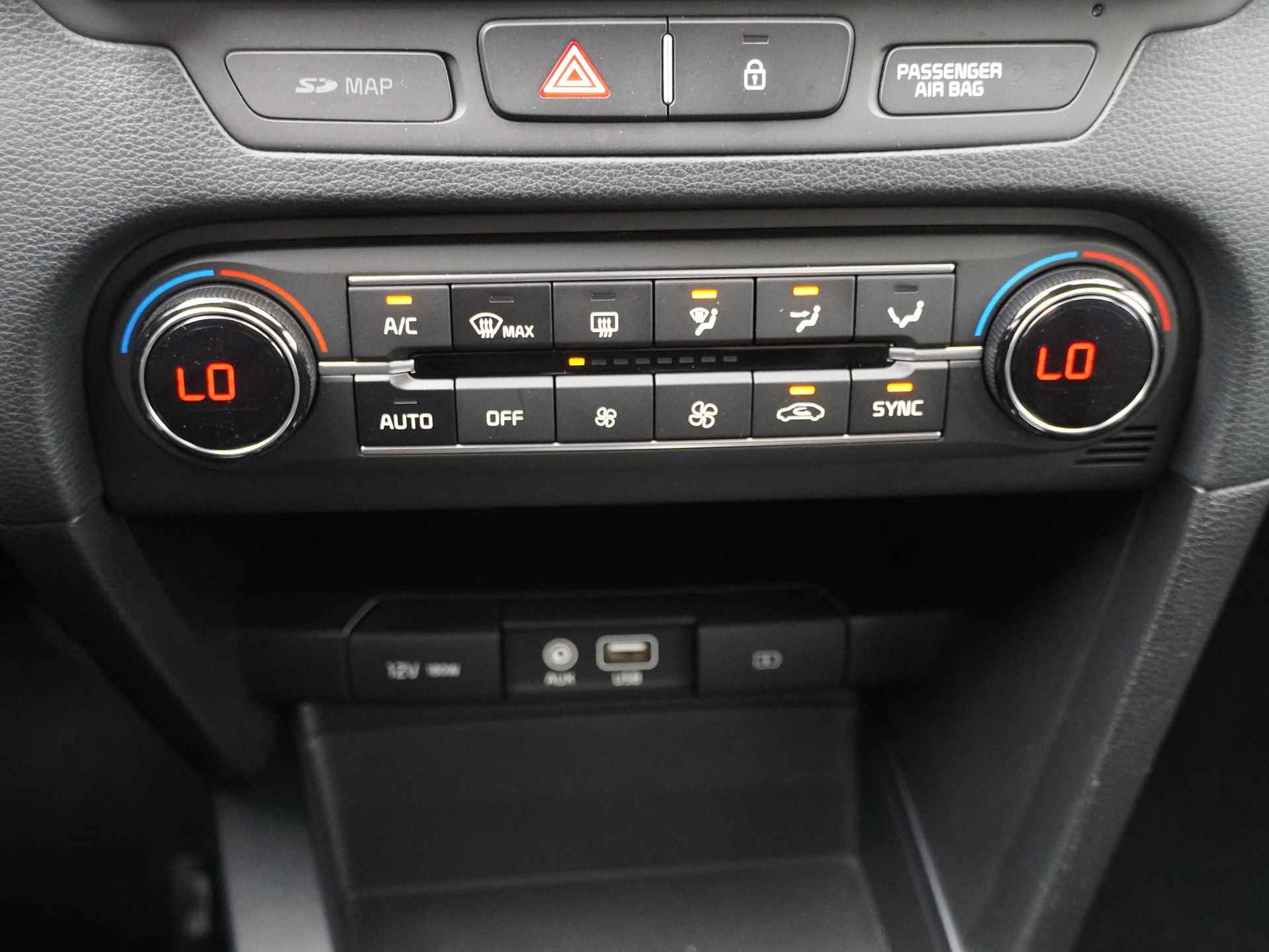 Kia Ceed Sportswagon 1.0 T-GDi DynamicLine - Navigatie - Camera - Climate control - Cruise control - Fabrieksgarantie tot 04-2026 - 32/49