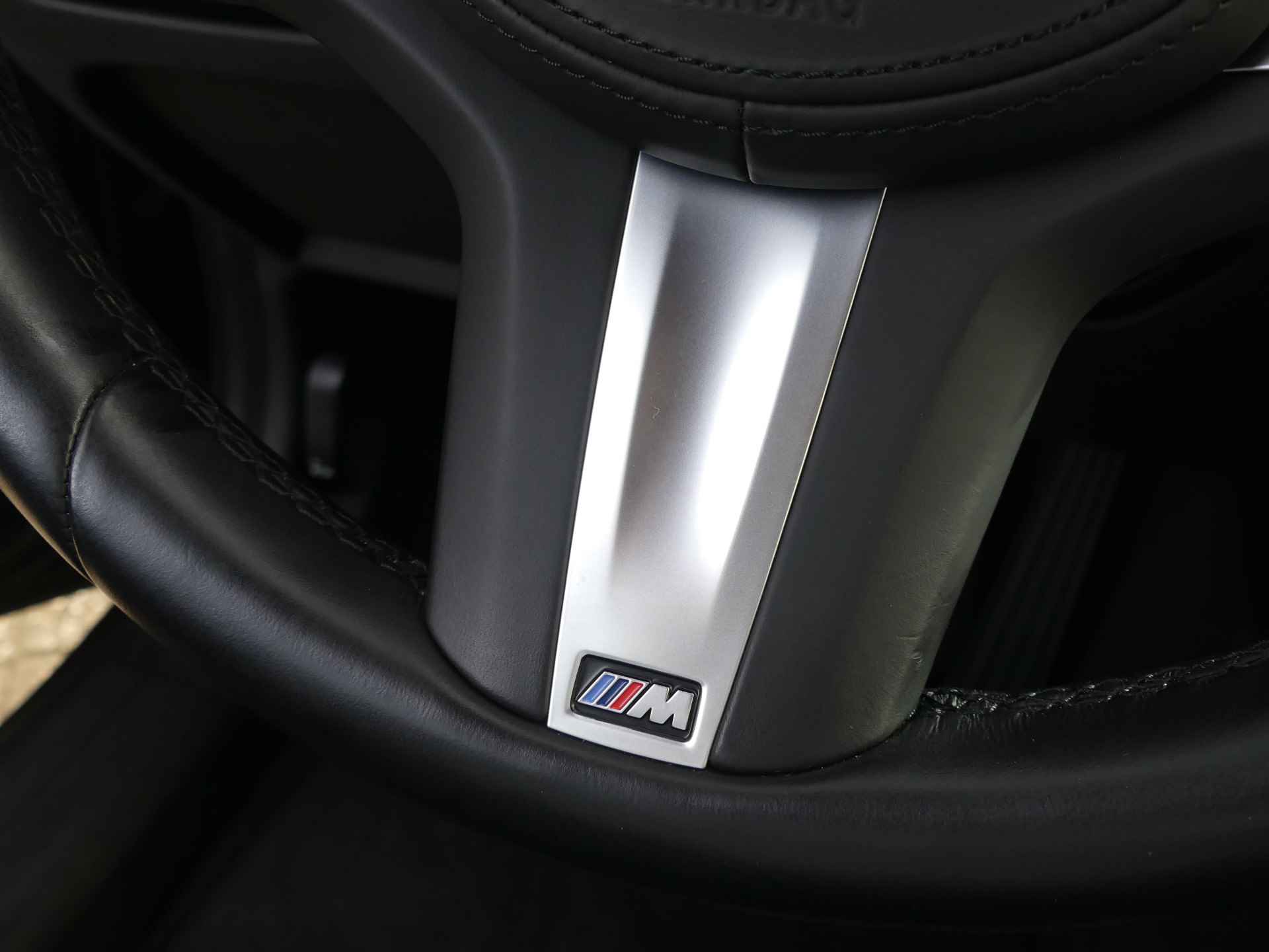BMW 3 Serie Touring 318i Business Edition Automaat | Sportstoelen | Led | Navi | PDC V+A | 18"LMV | - 22/39