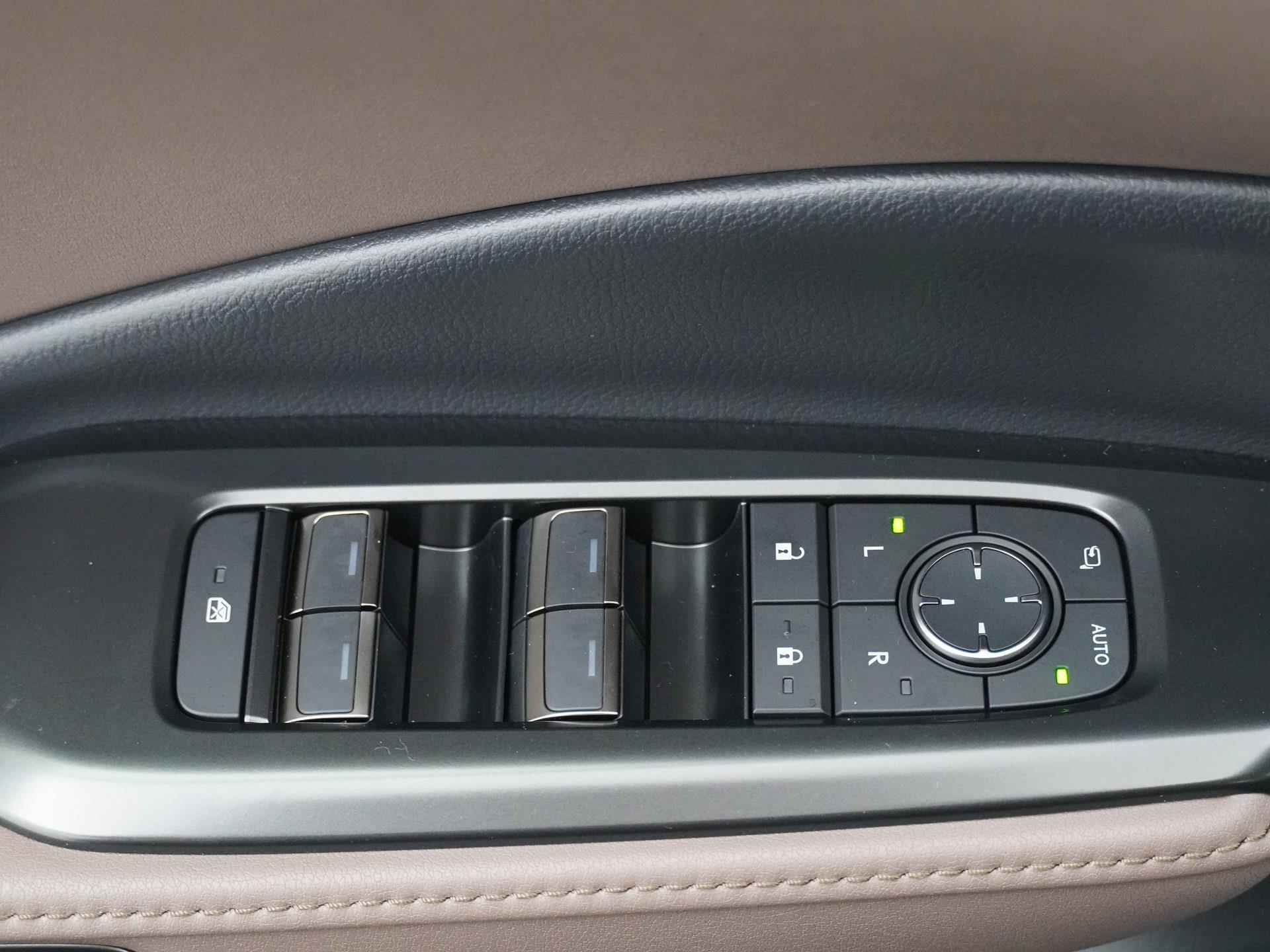 Lexus LBX Elegant 2WD | Nieuw! | Advanced Pack | Mark Levinson | Head-Up Display - 26/30