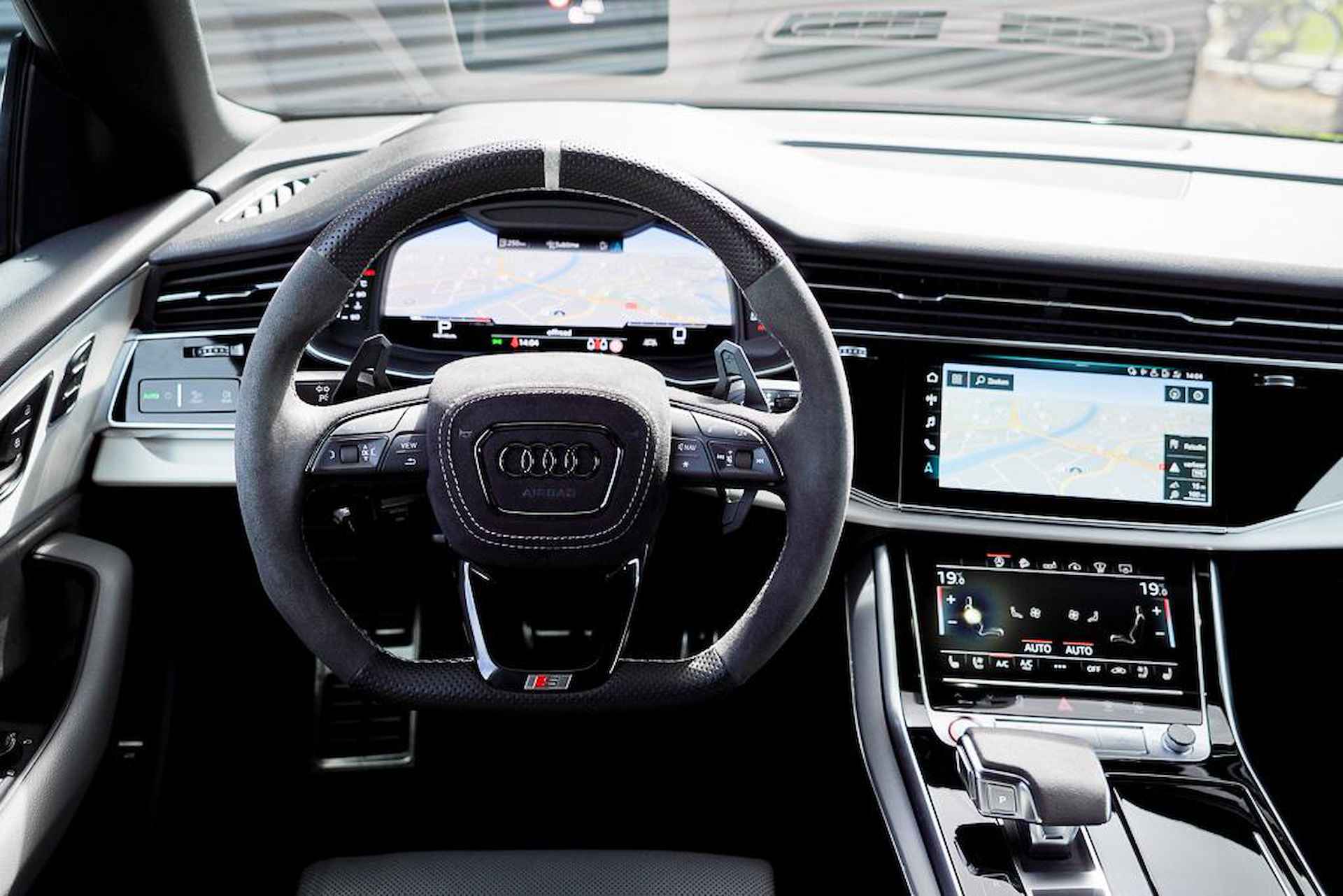 Audi Q8 4.0 TDI SQ8 quattro / Pano / 23''/ Keramisch / Carbon - 66/80