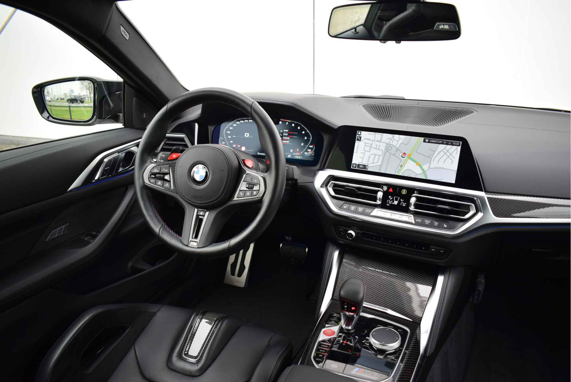 BMW 4 Serie Coupé M4 Competition Automaat / M Drive Professional / M Carbon kuipstoelen / Laserlight / Parking Assistant Plus / Adaptief M Onderstel / Gesture Control - 17/37