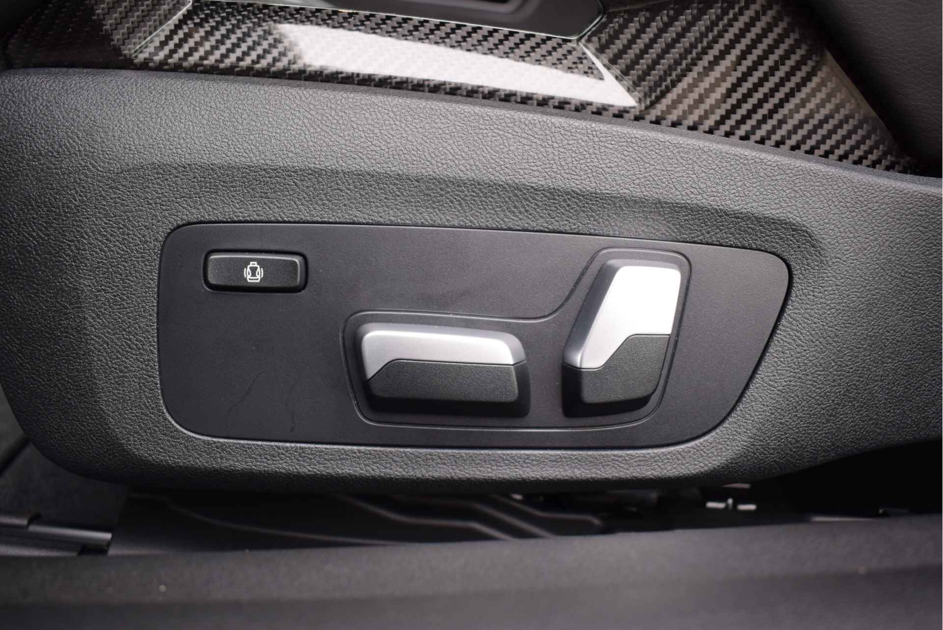 BMW 4 Serie Coupé M4 Competition Automaat / M Drive Professional / M Carbon kuipstoelen / Laserlight / Parking Assistant Plus / Adaptief M Onderstel / Gesture Control - 19/37