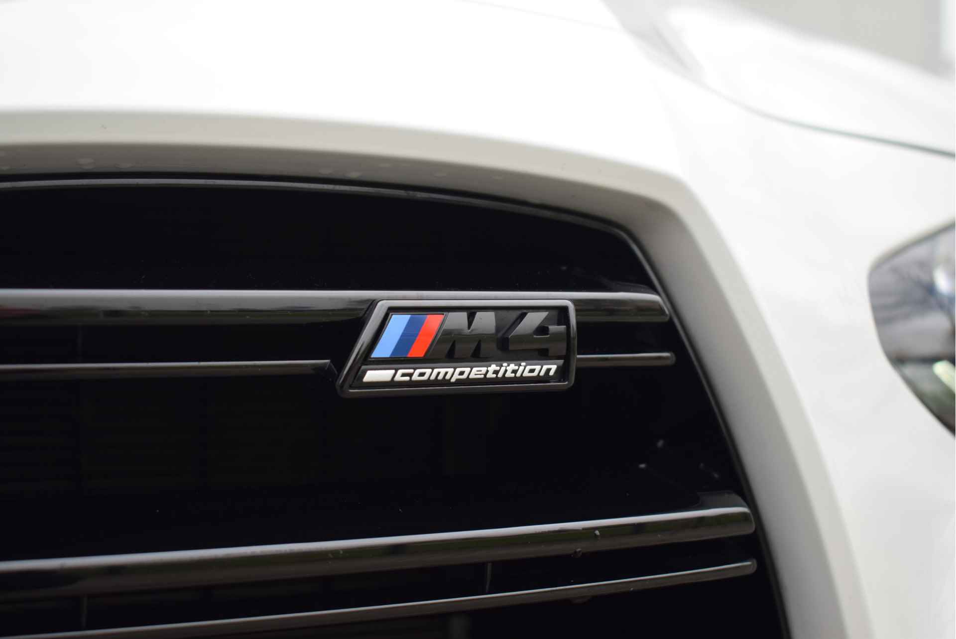 BMW 4 Serie Coupé M4 Competition Automaat / M Drive Professional / M Carbon kuipstoelen / Laserlight / Parking Assistant Plus / Adaptief M Onderstel / Gesture Control - 14/37