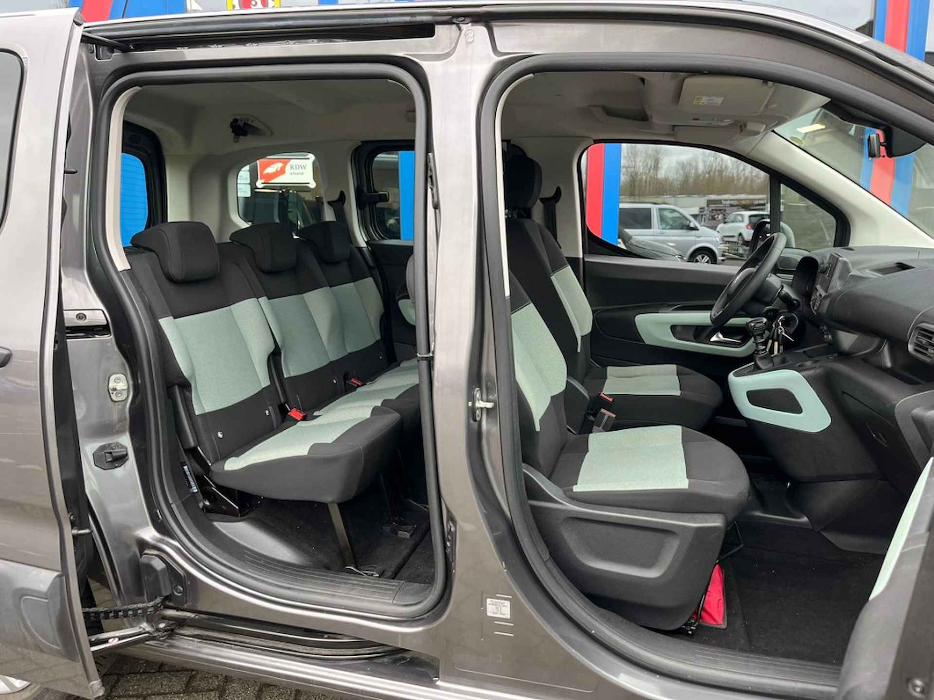 CITROEN Berlingo 1.2 110pk 5-Persoons Airco  bj2019 - 18/24