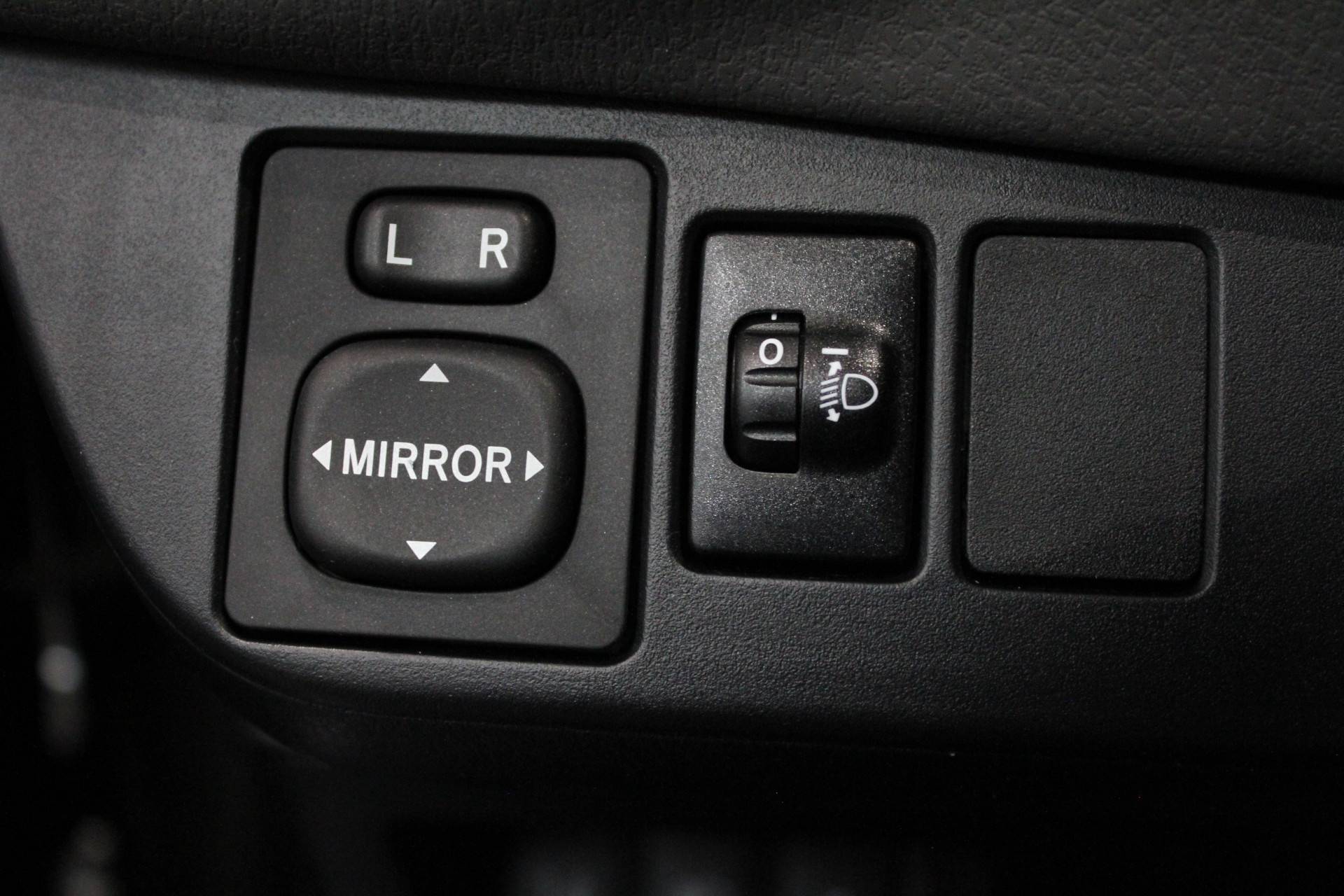 Toyota Yaris 1.5 VVT-i Executive | Navigatie | Achteruitrijcamera | Automaat | - 21/24
