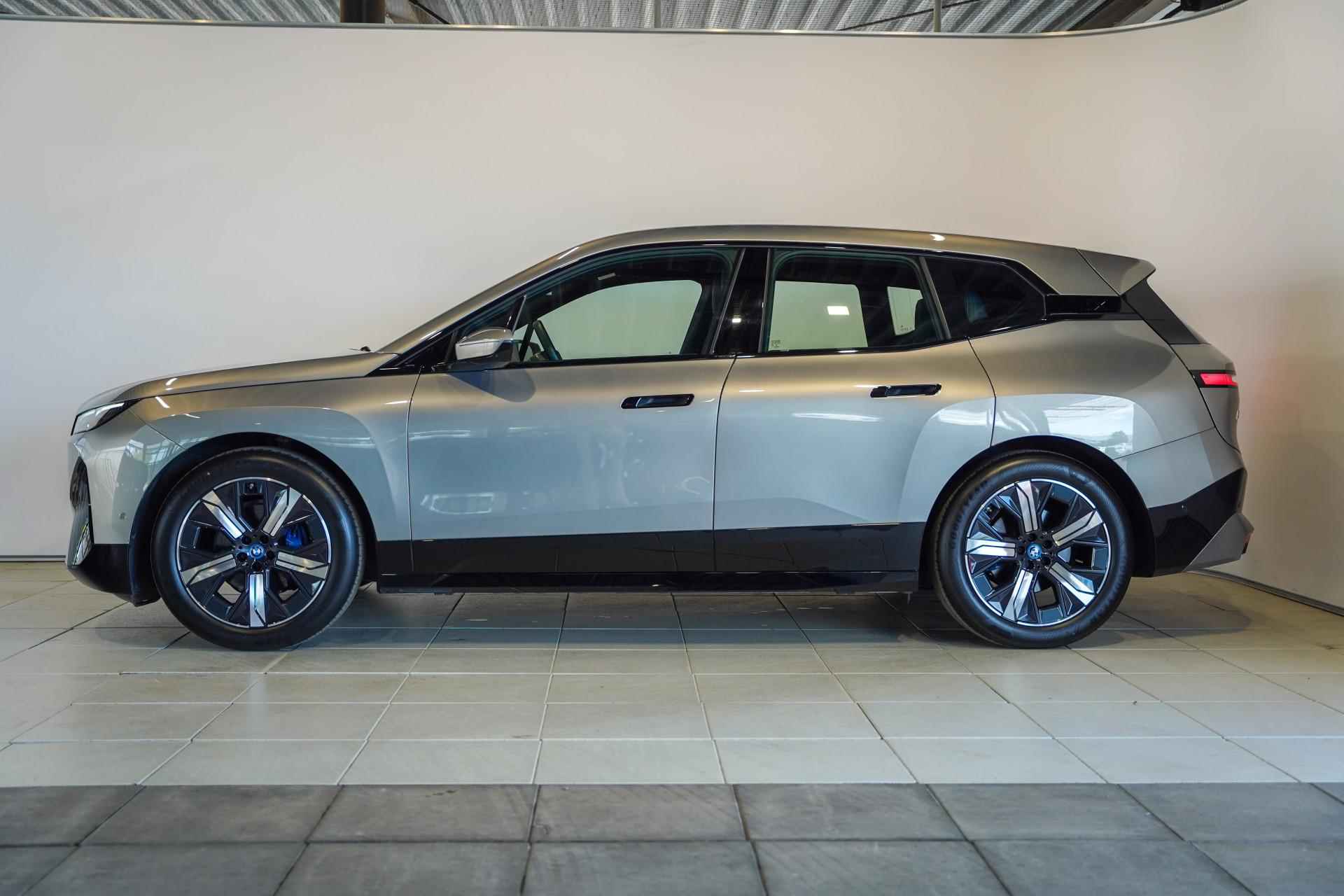 BMW iX xDrive40 Business Edition Plus Sportpakket - 4/22