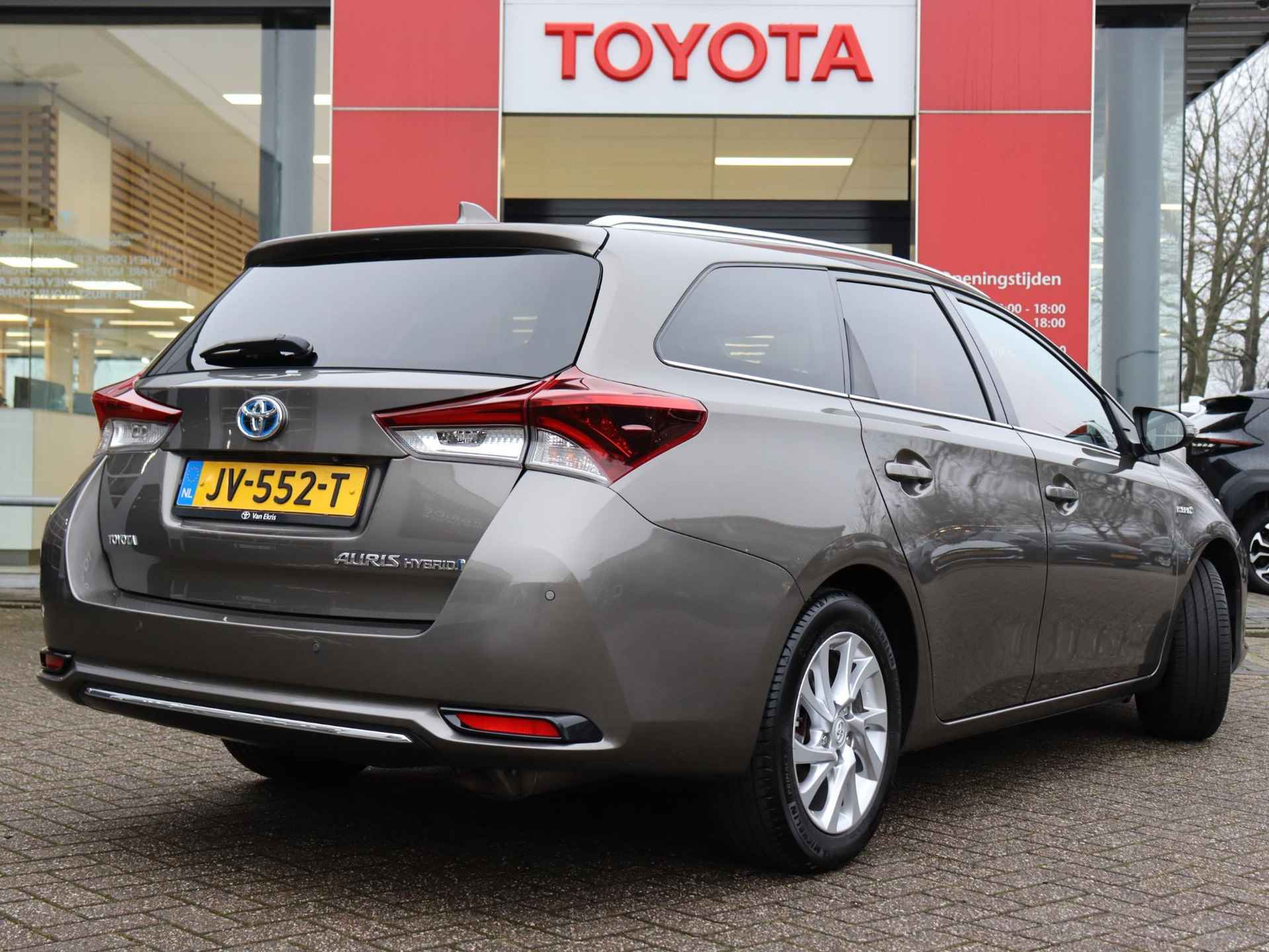 Toyota Auris Touring Sports 1.8 Hybrid Executive, Parkeersensoren - 8/40