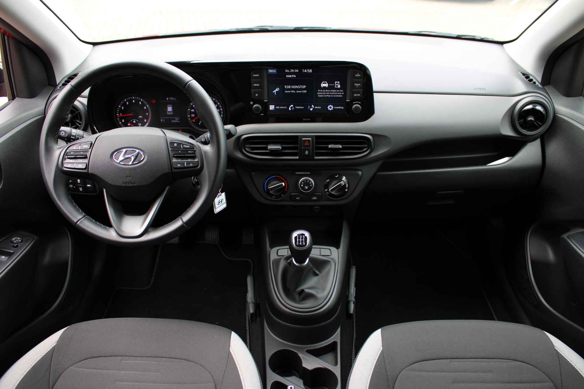 Hyundai i10 1.0 Comfort | LM velgen | Privacy glass | Uitlaatsierstuk dubbel | NL auto - 6/23