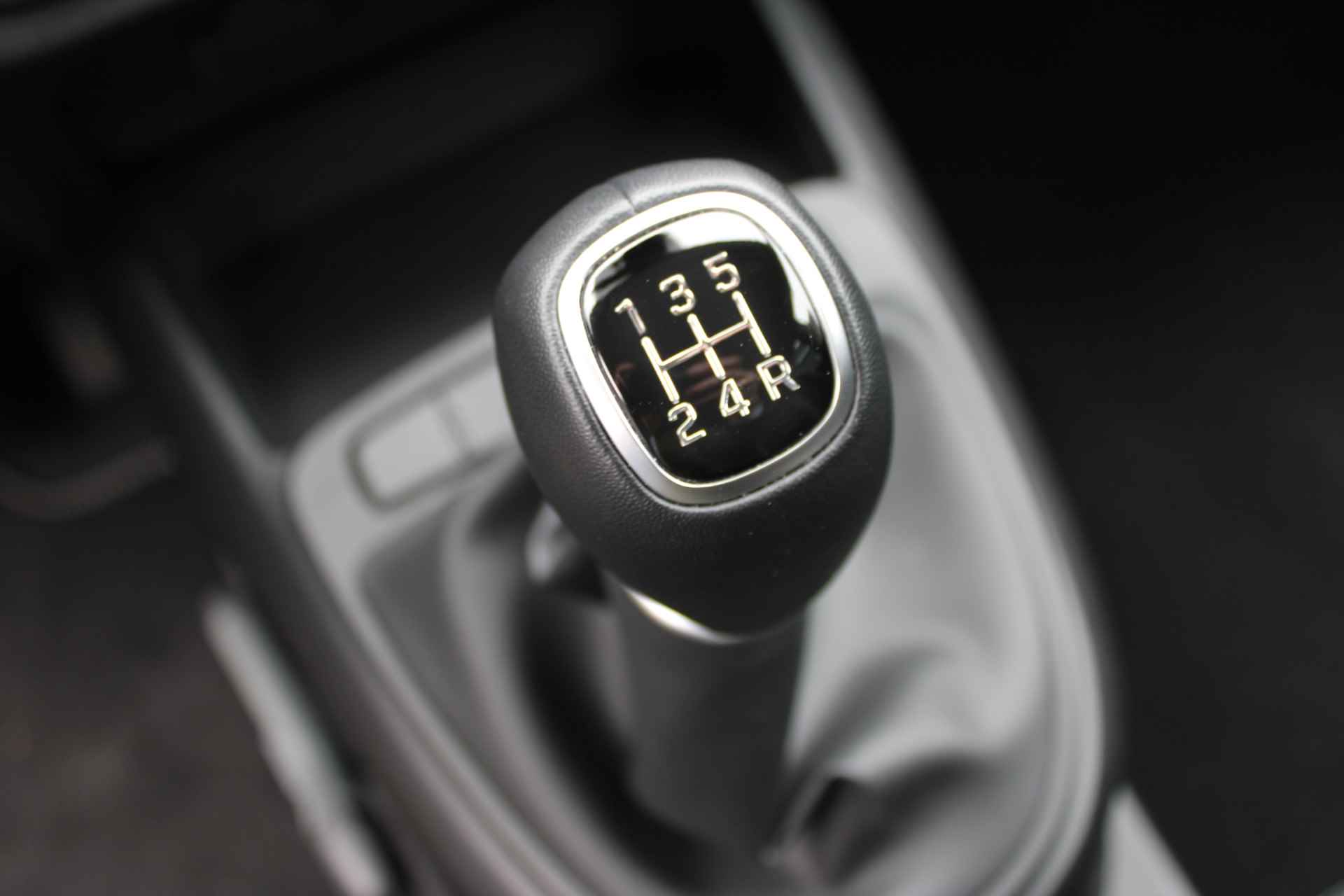 Hyundai i10 1.0 Comfort | LM velgen | Privacy glass | Uitlaatsierstuk dubbel | NL auto - 17/23