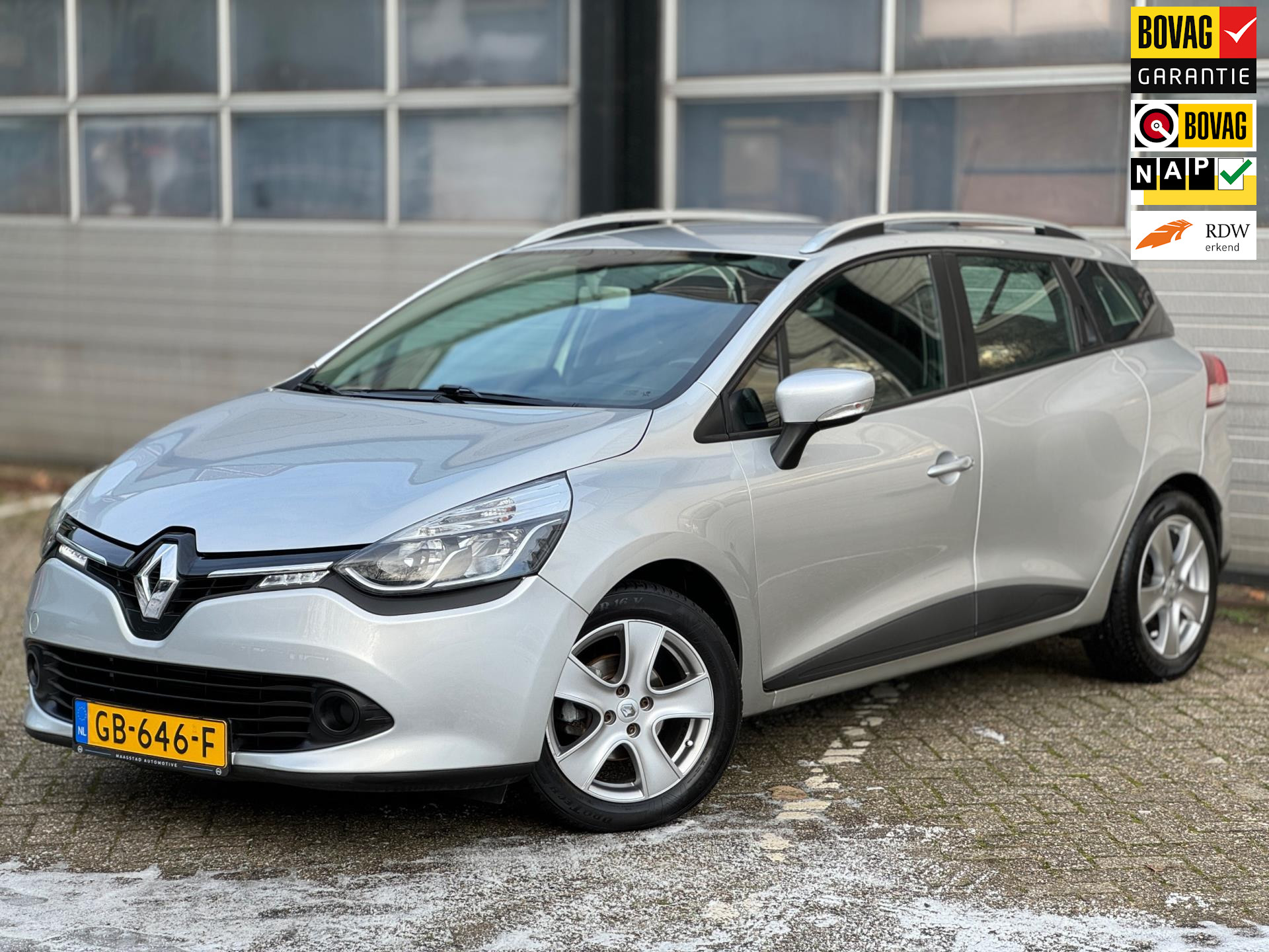 Renault Clio Estate 0.9 TCe Night&Day|Navi|Bluetooth|Cruise|Trekhaak|Airco|Grote beurt|Topstaat|Rijdt en schakelt perfect bij viaBOVAG.nl