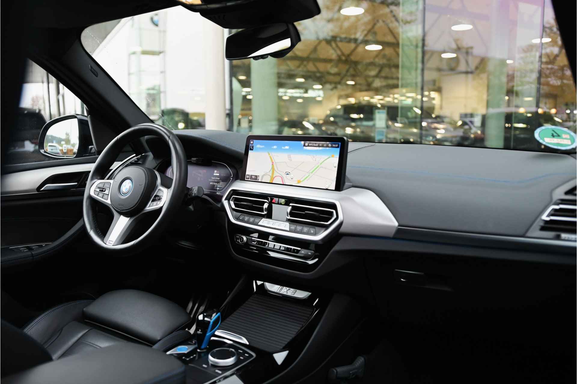 BMW iX3 High Executive Automaat / Sportstoelen / Stoelverwarming / Adaptief onderstel / Parking Assistant Plus / Adaptieve LED / Harman Kardon / Head-Up / Live Cockpit Professional - 5/33