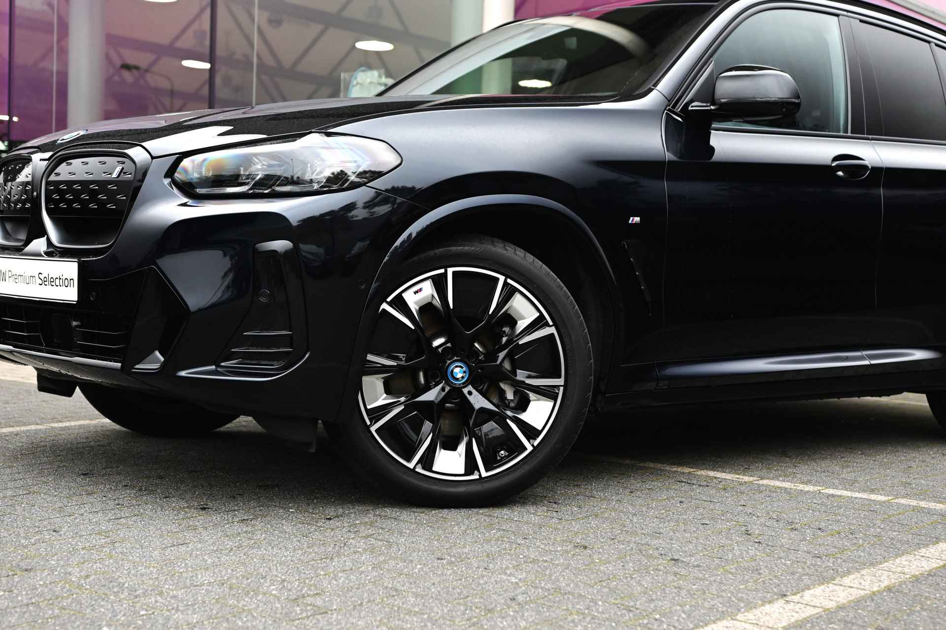 BMW iX3 High Executive Automaat / Sportstoelen / Stoelverwarming / Adaptief onderstel / Parking Assistant Plus / Adaptieve LED / Harman Kardon / Head-Up / Live Cockpit Professional - 8/33