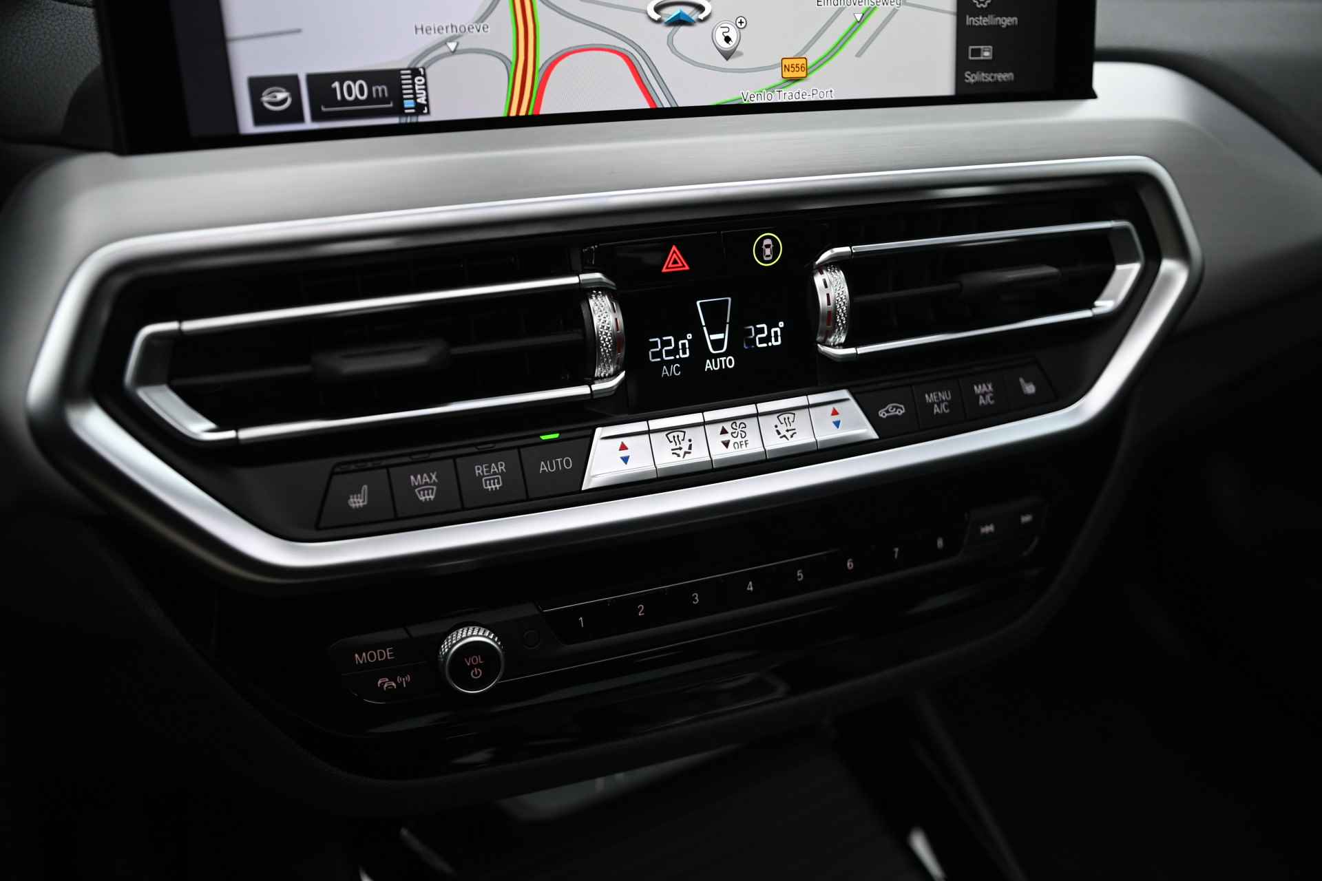 BMW iX3 High Executive Automaat / Sportstoelen / Stoelverwarming / Adaptief onderstel / Parking Assistant Plus / Adaptieve LED / Harman Kardon / Head-Up / Live Cockpit Professional - 17/33