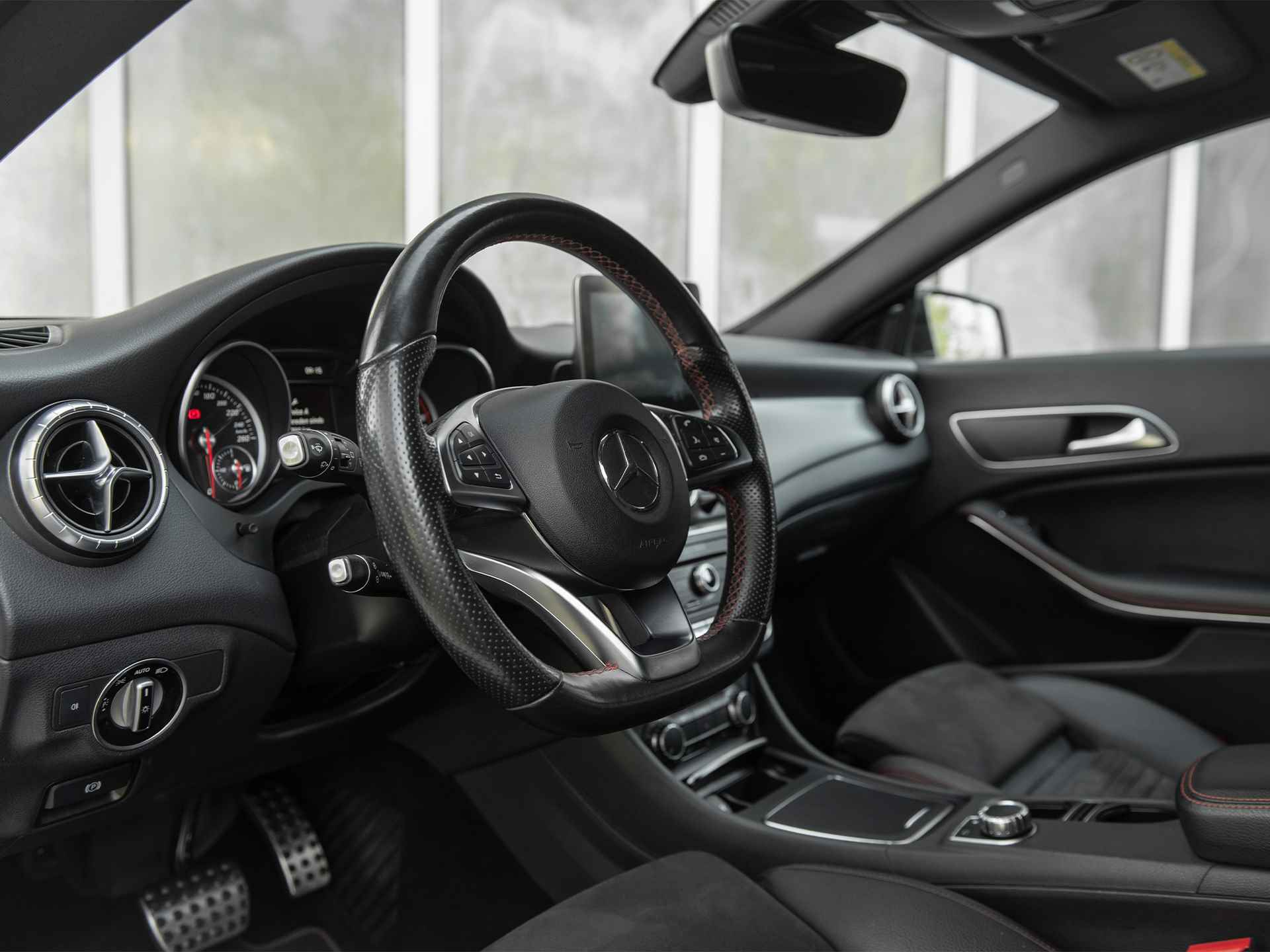 Mercedes-Benz CLA-Klasse Shooting Brake 200 AMG | Night pakket | Licht-/zichtpakket | Navi Garmin | Apple Carplay / Android auto | Stoelverwarming | LED HighPerform. | Active Park Assist | - 4/62