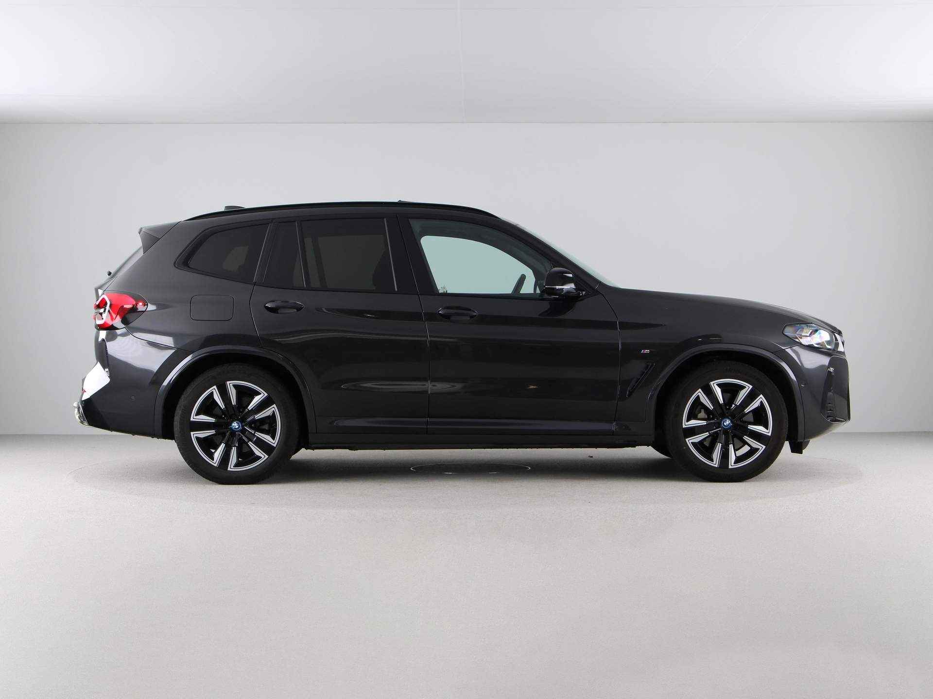 BMW iX3 M Sport Executive 80 kWh - 9/28