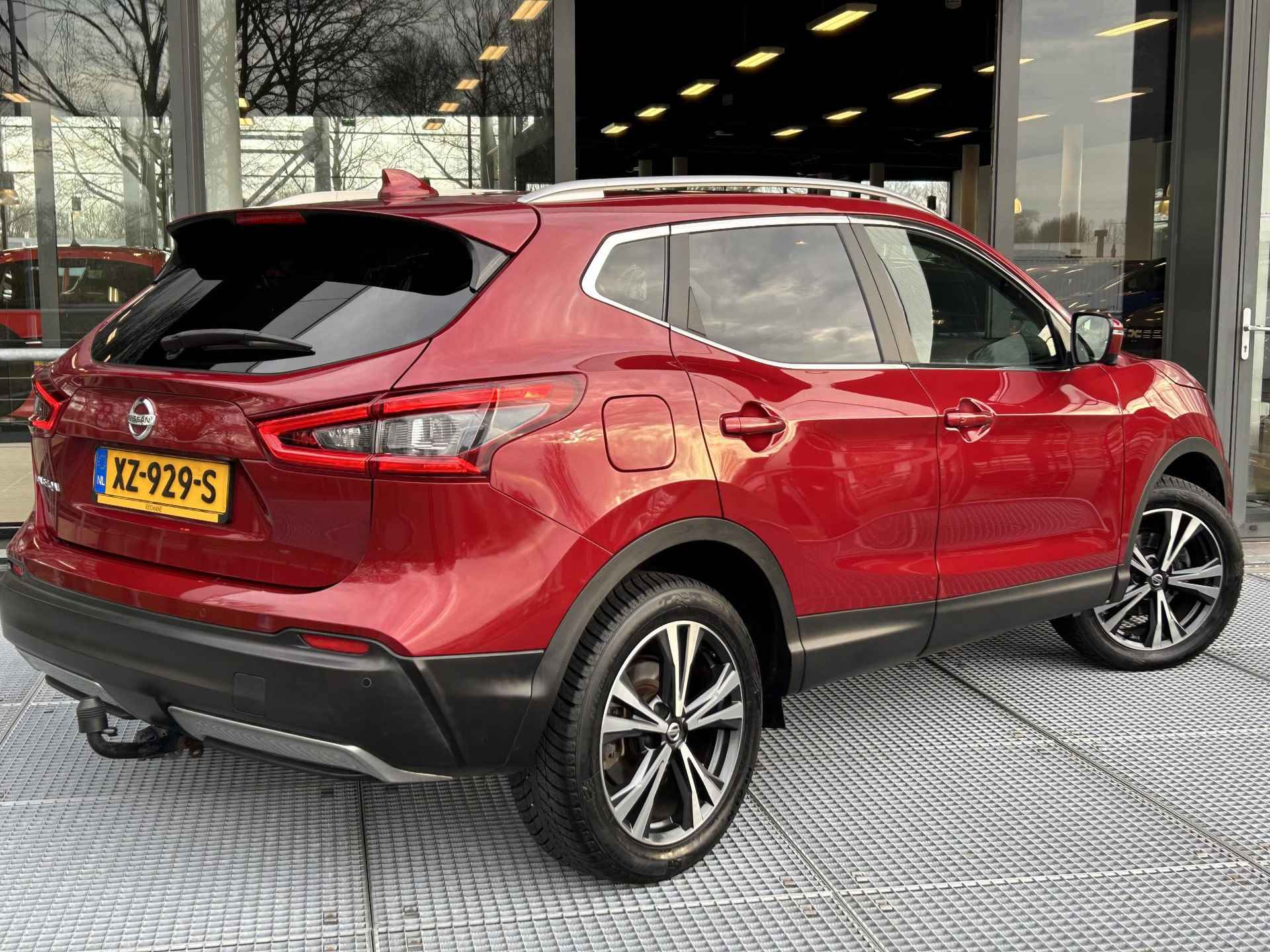 Nissan Qashqai 1.3 DIG-T N-Connecta | Trekhaak | Panoramadak | 360° Camera | Stoelverwarming | Elektrisch Verstelbare Bestuurdersstoel - 2/31