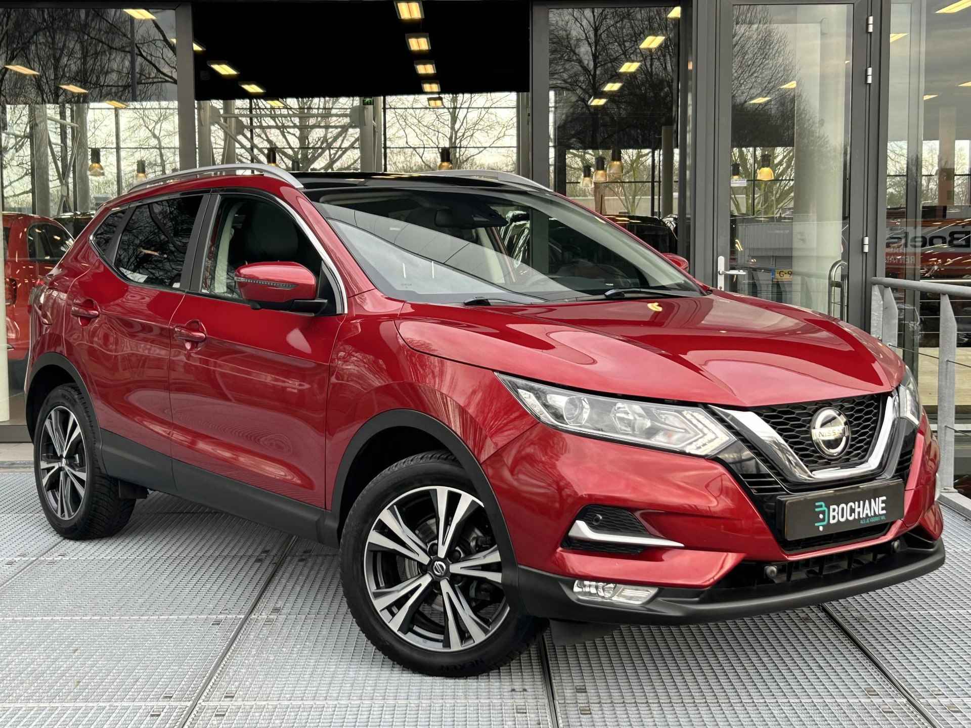 Nissan Qashqai 1.3 DIG-T N-Connecta | Trekhaak | Panoramadak | 360° Camera | Stoelverwarming | Elektrisch Verstelbare Bestuurdersstoel - 5/31