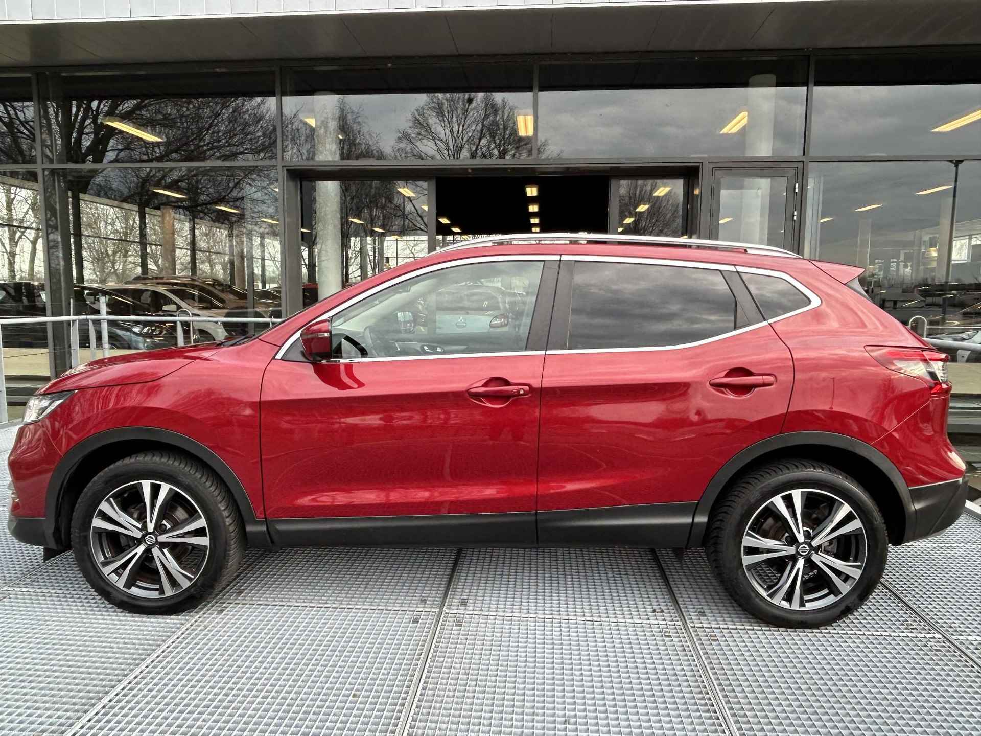 Nissan Qashqai 1.3 DIG-T N-Connecta | Trekhaak | Panoramadak | 360° Camera | Stoelverwarming | Elektrisch Verstelbare Bestuurdersstoel - 15/31