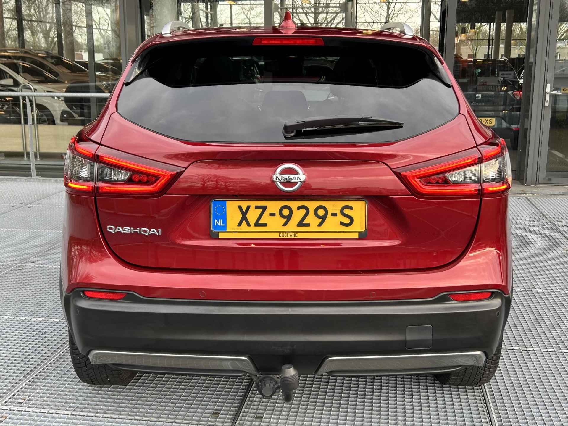 Nissan Qashqai 1.3 DIG-T N-Connecta | Trekhaak | Panoramadak | 360° Camera | Stoelverwarming | Elektrisch Verstelbare Bestuurdersstoel - 18/31