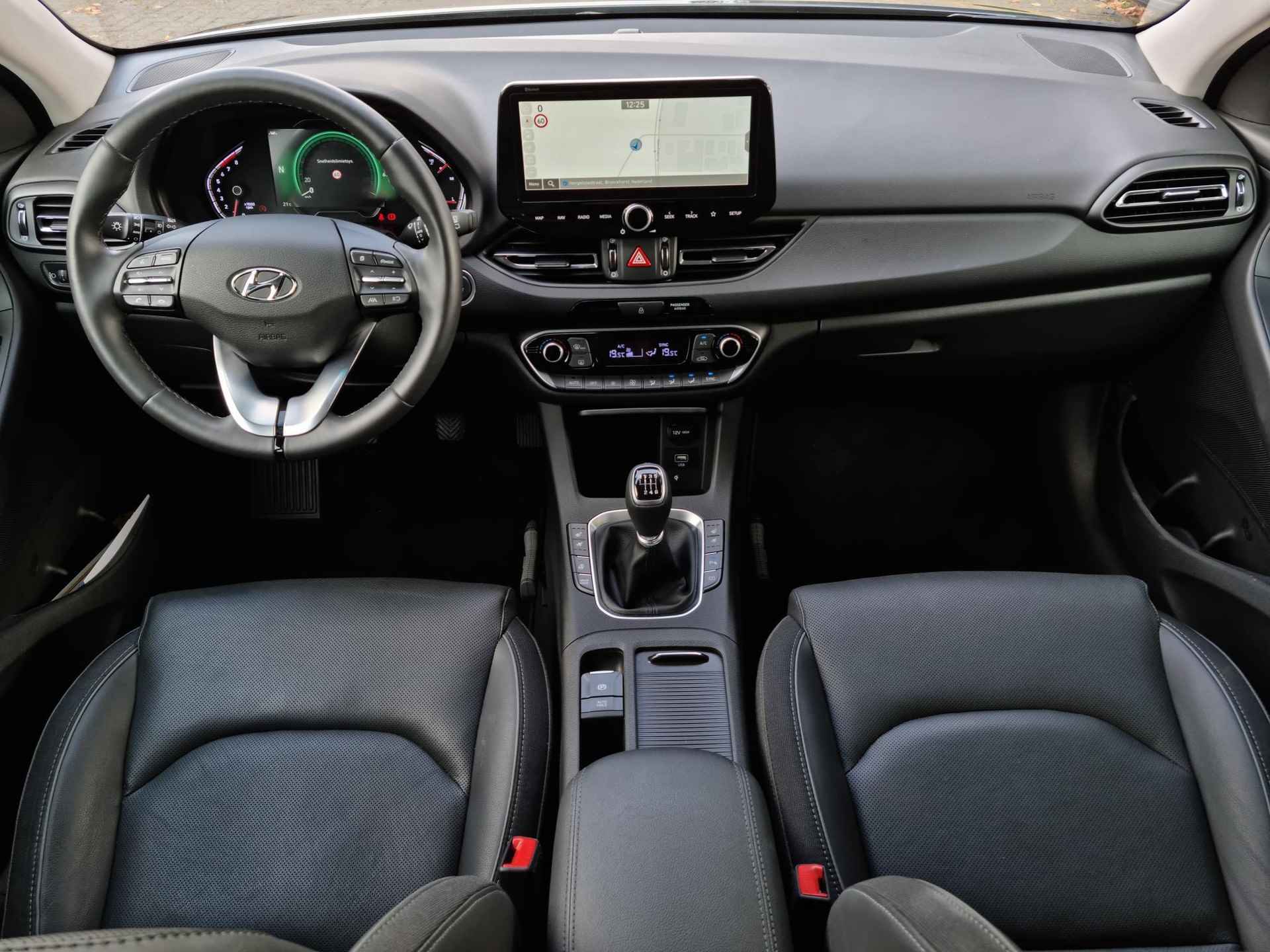 Hyundai i30 Wagon 1.5 T-GDi MHEV Premium / Private Lease Vanaf €629,- / - 2/45