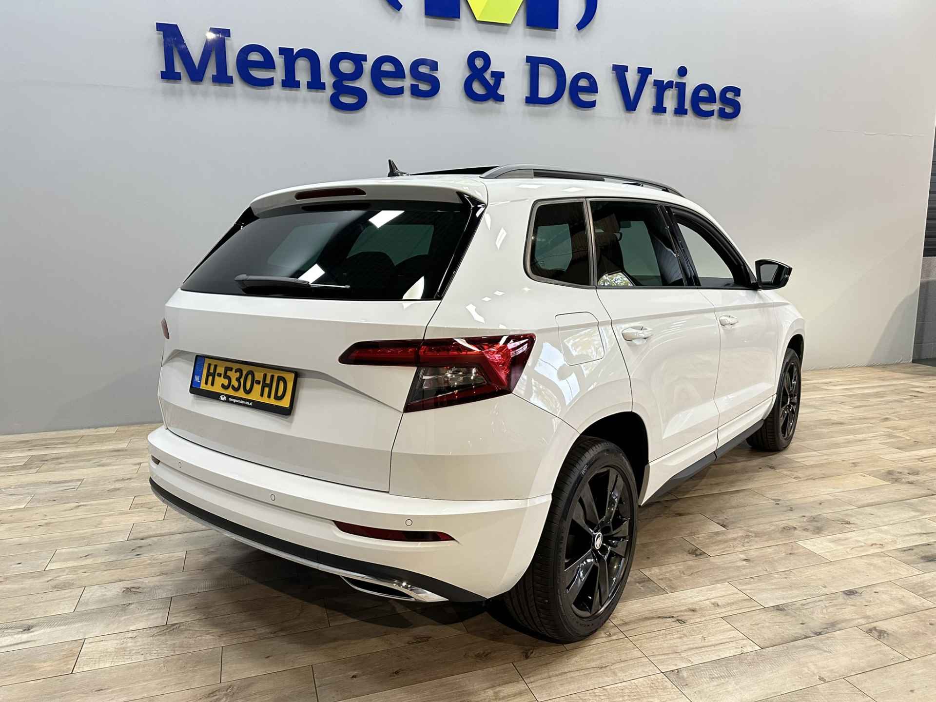 Škoda Karoq 1.5 TSI ACT Sportline Business Airco ECC | Virtual | LED | Panorama | Canton | Trekhaak | Adaptive Cruise | Apple Carplay Android Auto | Isofix | NAP | - 3/52