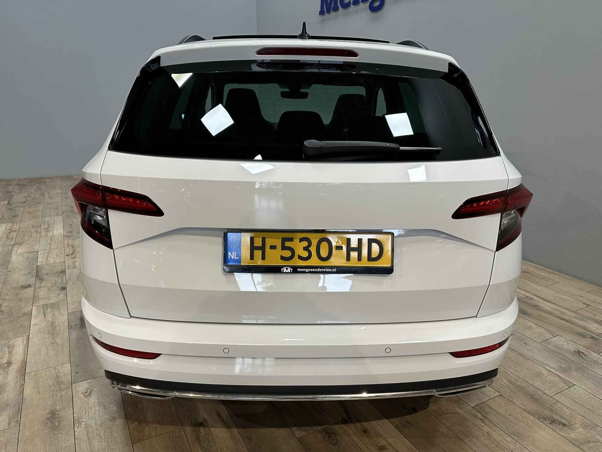 Škoda Karoq 1.5 TSI ACT Sportline Business Airco ECC | Virtual | LED | Panorama | Canton | Trekhaak | Adaptive Cruise | Apple Carplay Android Auto | Isofix | NAP | - 4/52