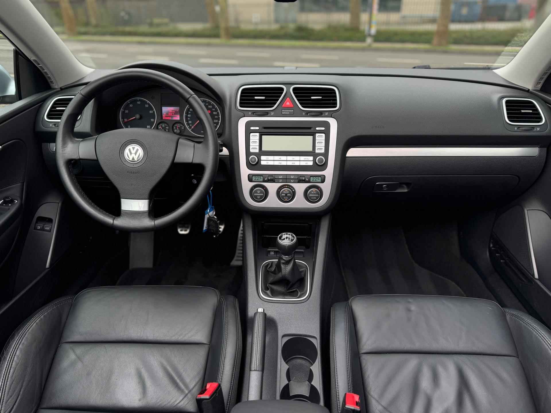 Volkswagen Eos 2.0 Cabrio Pano Stoel VW D.riem VV Dealeronderhouden Leder Xenon Nette staat 2 sleutels - 2/62