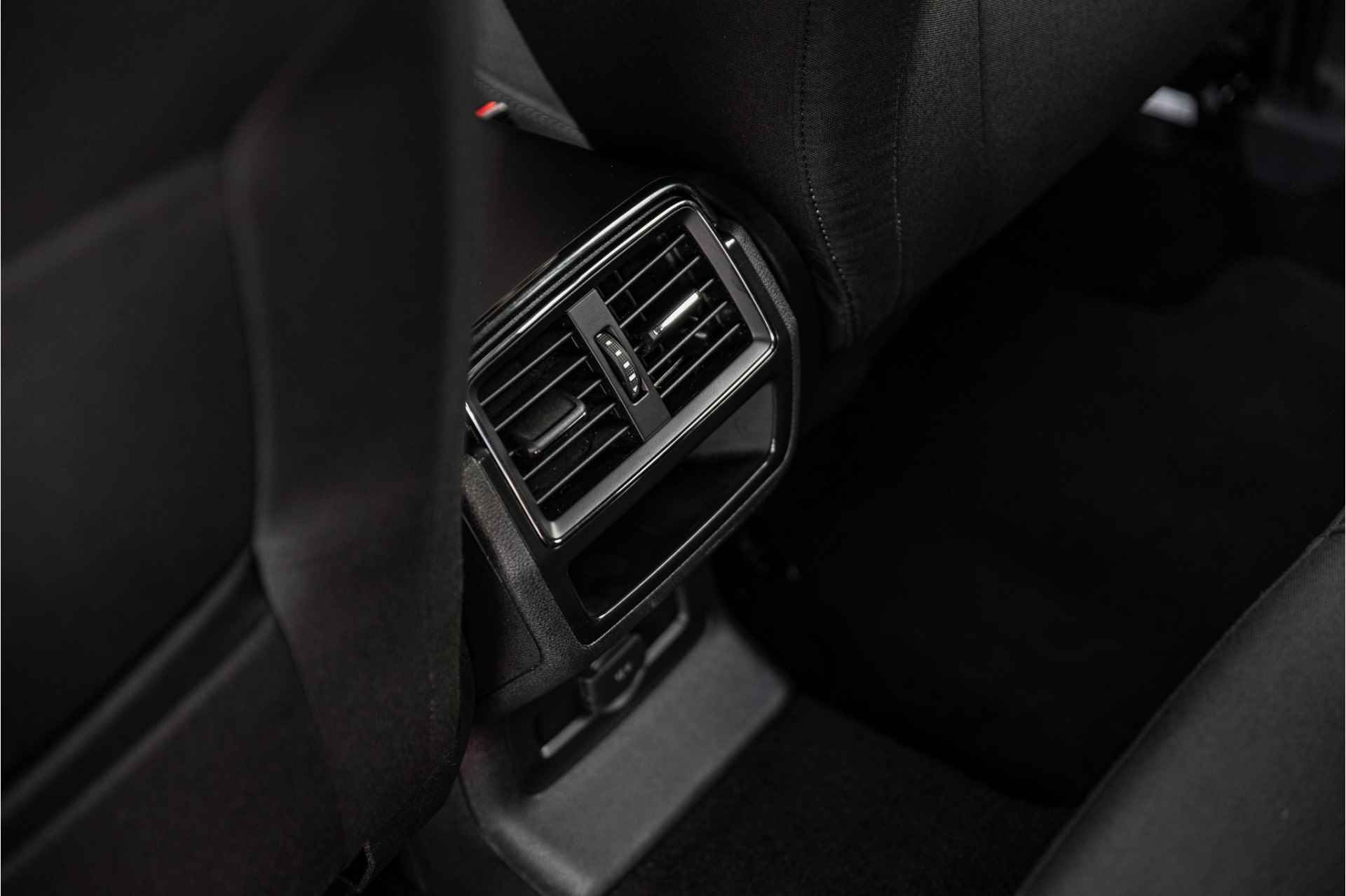 Škoda Karoq Business Edition Plus 1.5 150pk DSG | Camera | Stoelverwarming | - 18/33