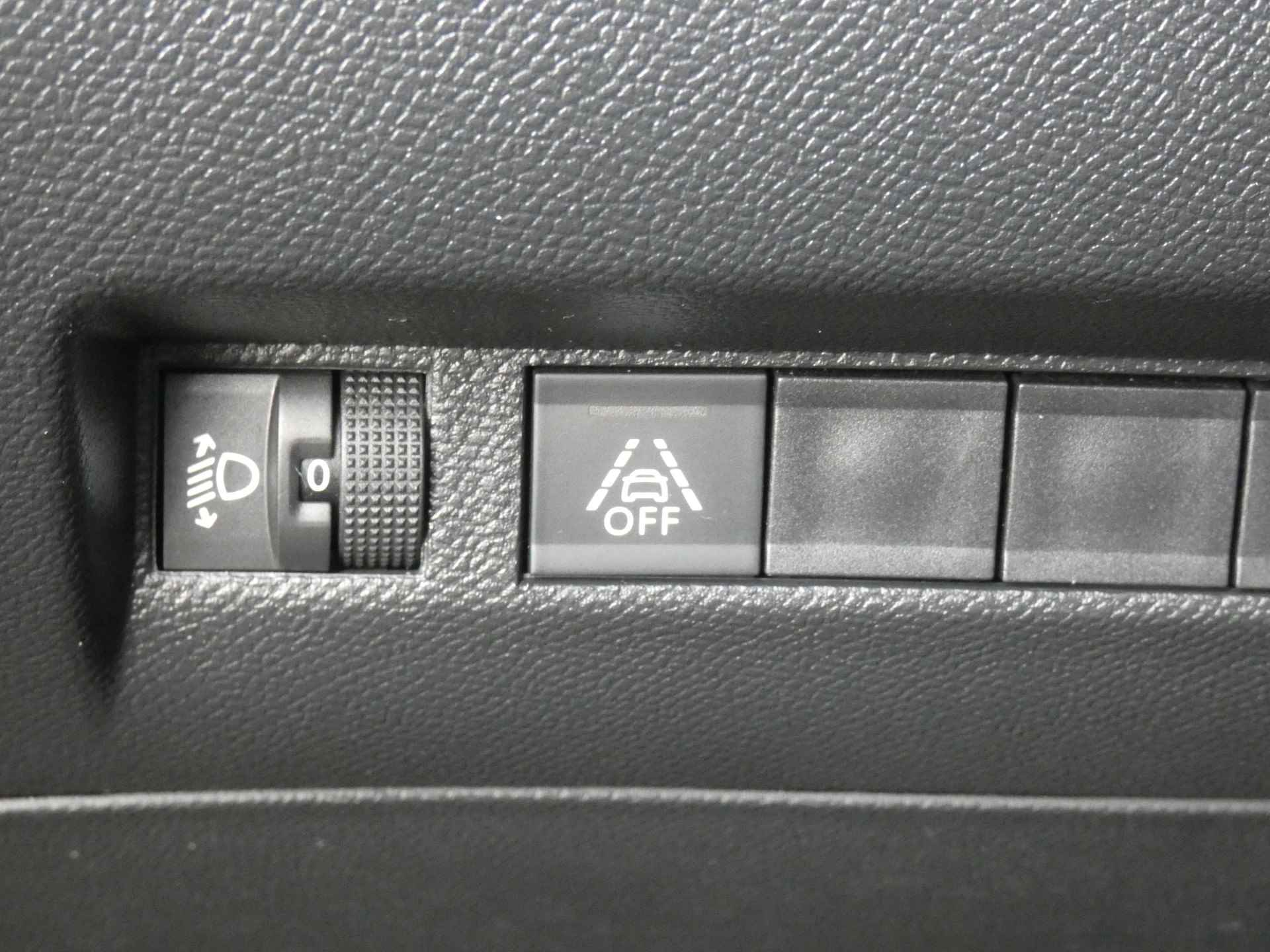 Peugeot 2008 1.2 130PK Allure ! | Navigatie | Camera | Parkeersensoren ! - 28/37