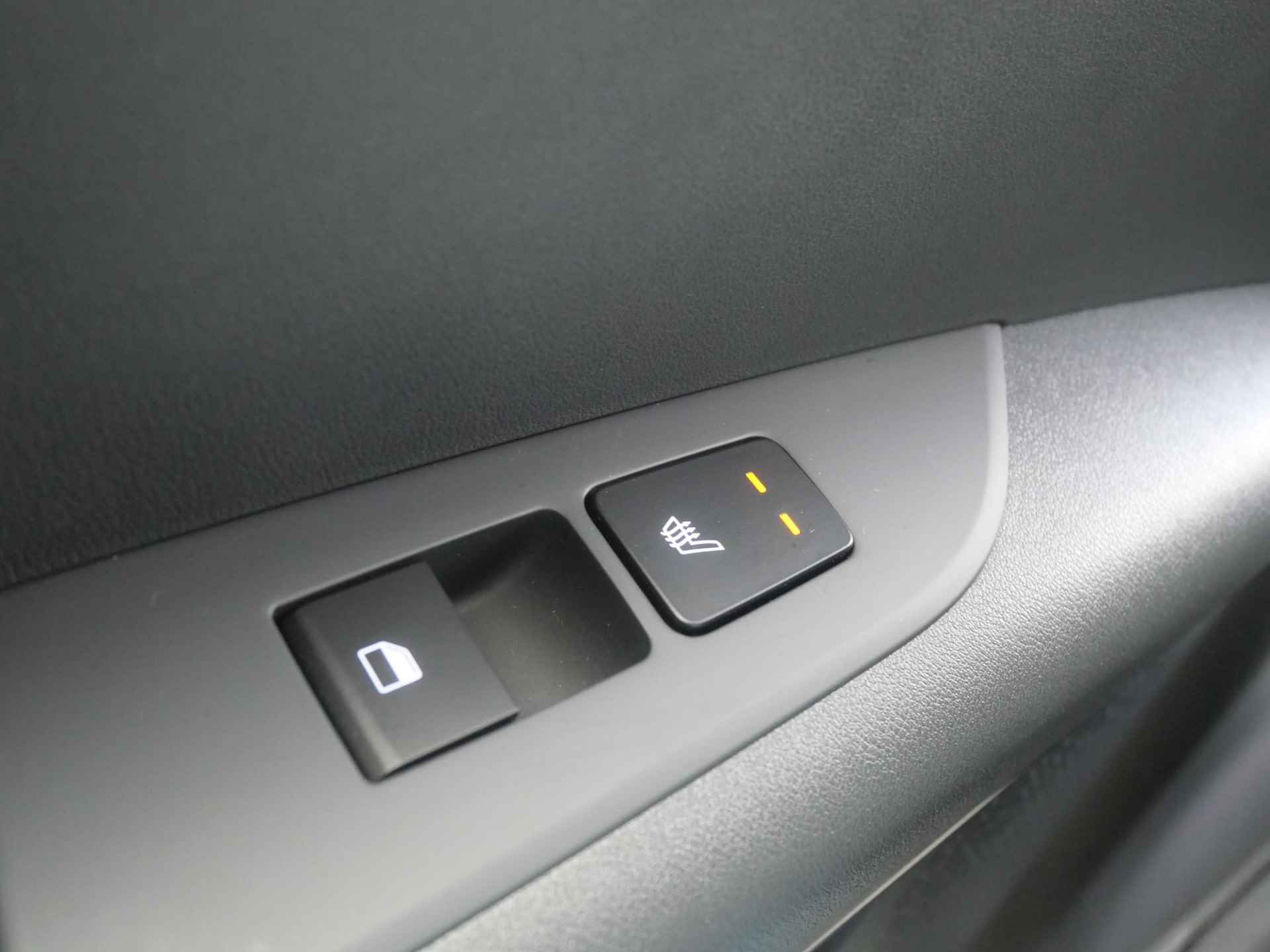 Kia Niro EV ExecutiveLine 64.8 kWh | Schuif-/kanteldak | Stoel-/stuurverwarming+ventil. | Elek. stoelen + geheugen | LED | Harman kardon - 10/27