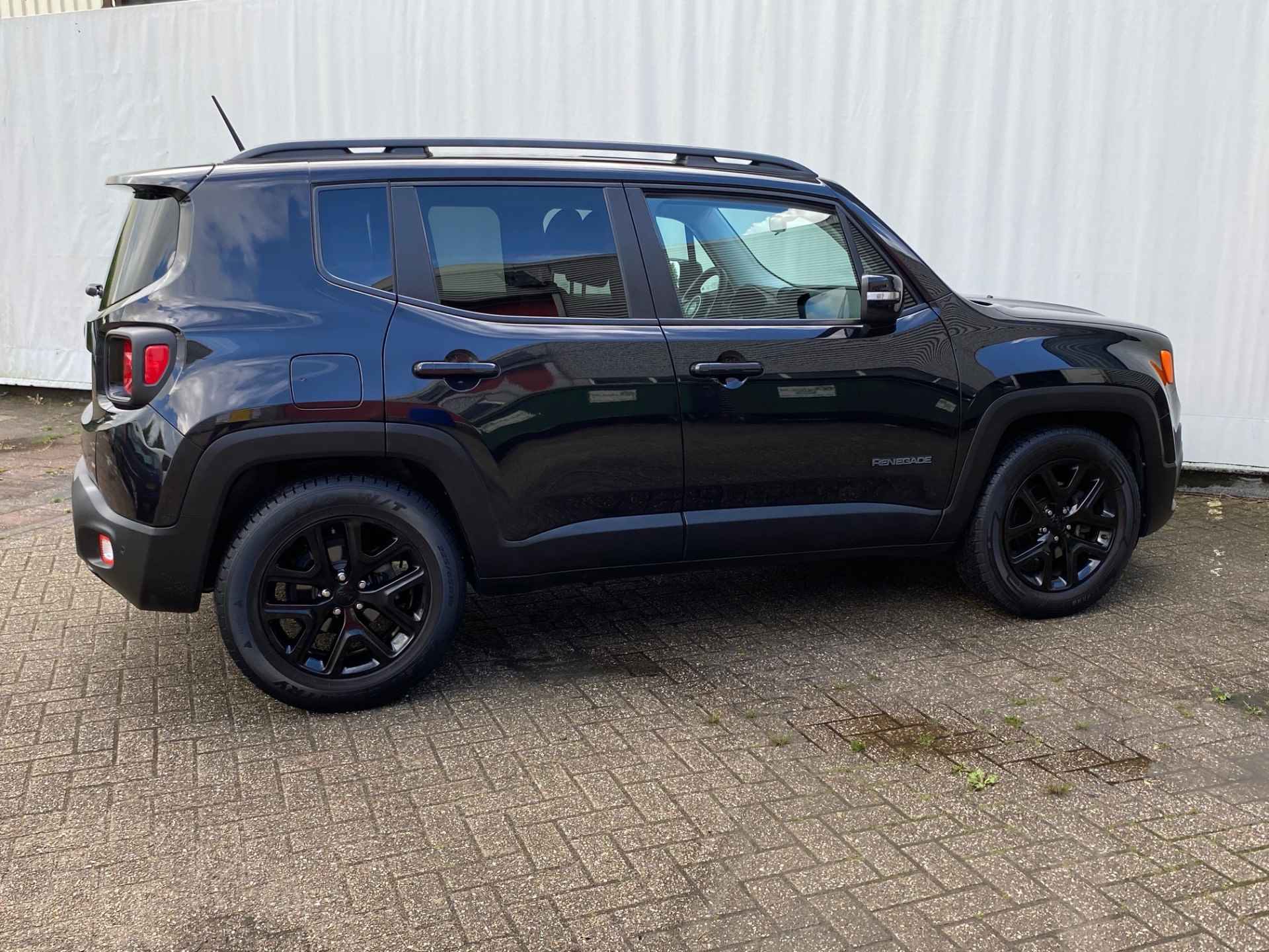 Jeep Renegade 1.6 E-Torq Black Line / 18 inch/ Navi - 4/23