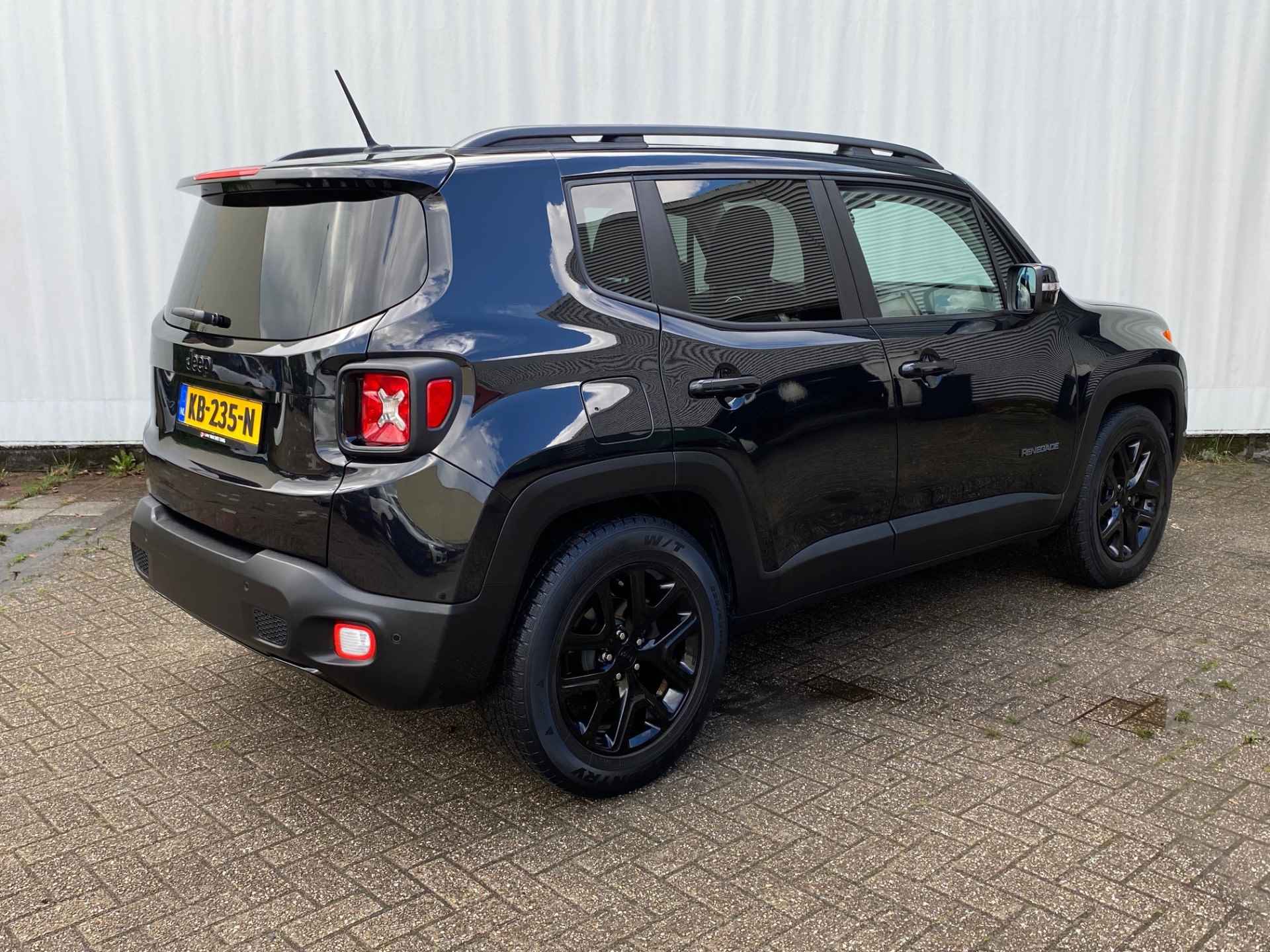 Jeep Renegade 1.6 E-Torq Black Line / 18 inch/ Navi - 5/23