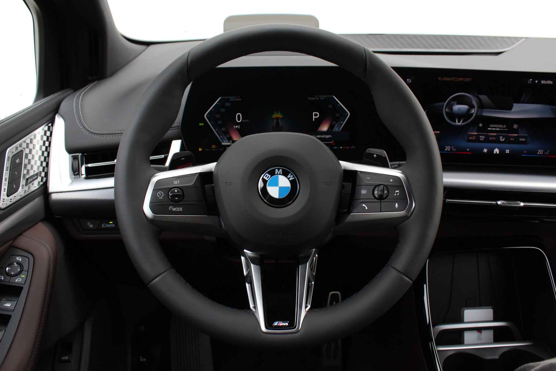 BMW 2 Serie Active Tourer 218i High Executive M Sport Automaat / Panoramadak / Trekhaak / Sportstoelen / Adaptieve LED / Adaptief M Onderstel / Head-Up / Parking Assistant / Comfort Access - 23/26