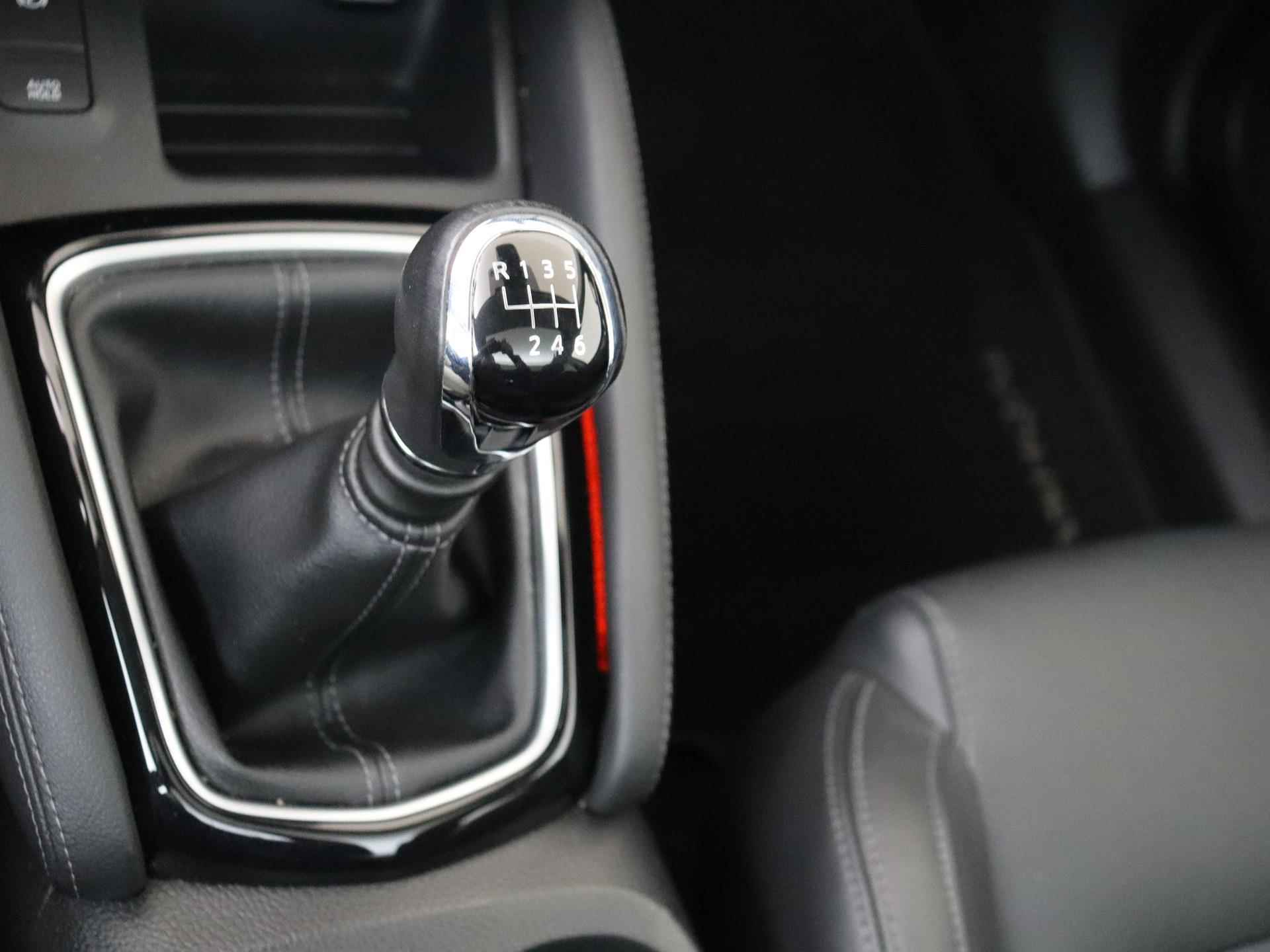 Nissan Qashqai 1.3 - 140PK DIG-T Tekna Apple Carplay/Android Auto | Navigatie | 360 Camera | 19 inch Velgen | LED Lampen | Parkeersensoren | Cruise Control Adaptief | Climate Control | 19 inch Velgen | Panoramadak | - 15/29