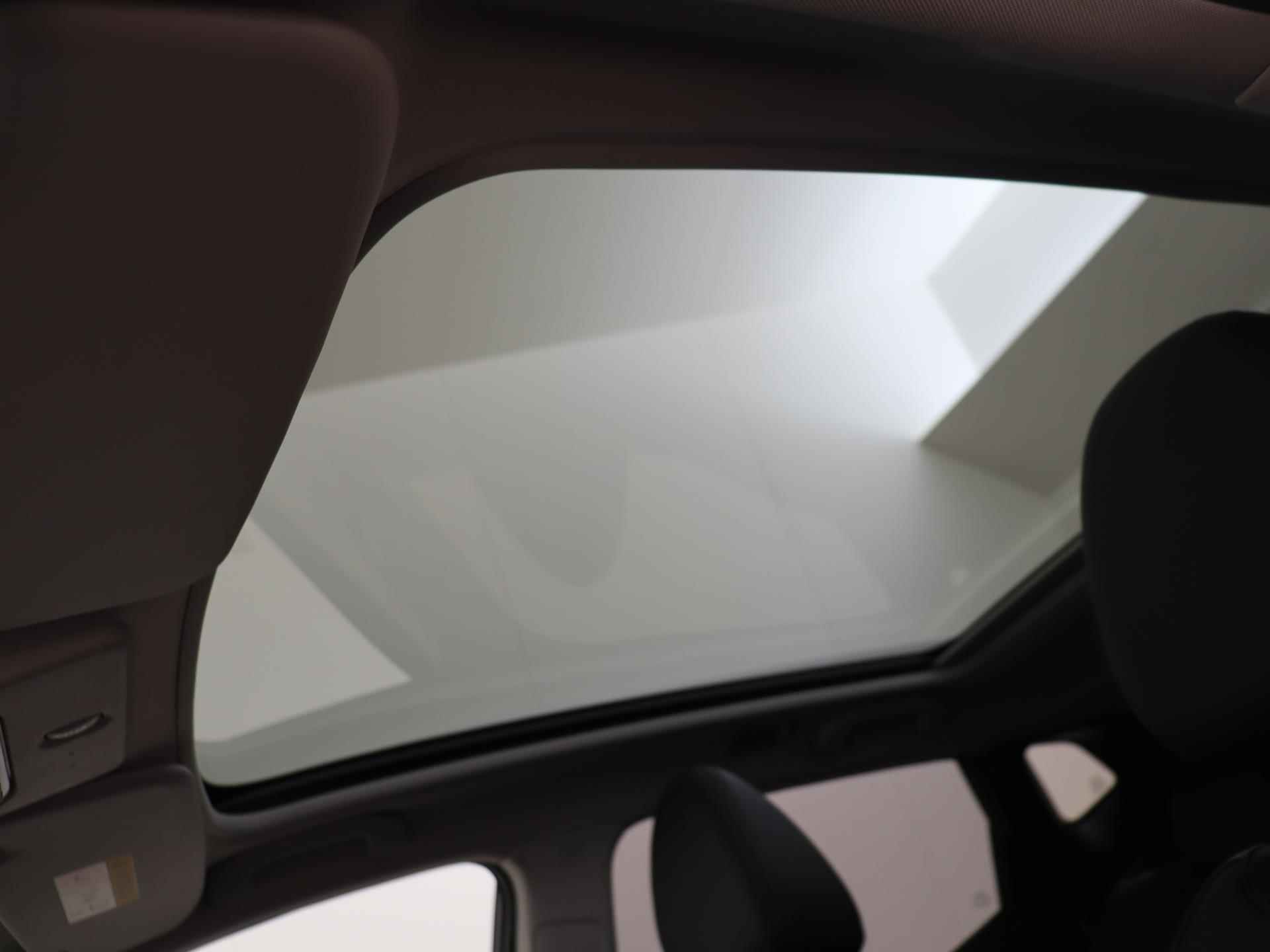 Nissan Qashqai 1.3 - 140PK DIG-T Tekna Apple Carplay/Android Auto | Navigatie | 360 Camera | 19 inch Velgen | LED Lampen | Parkeersensoren | Cruise Control Adaptief | Climate Control | 19 inch Velgen | Panoramadak | - 27/29