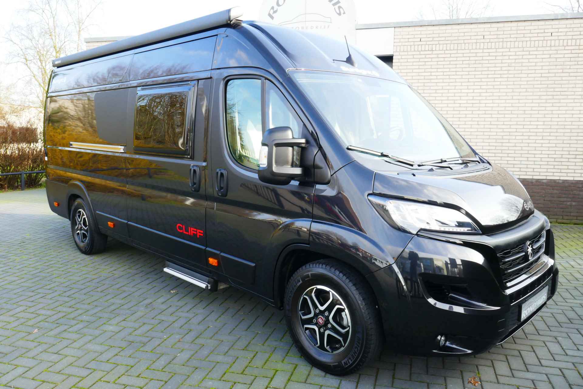 Sunlight Cliff 640 Adventure Edition 140 pk AUTOMAAT 9-Traps Euro6 Fiat Ducato 8 **Lengtebedden/4 zitplaatsen/Luifel/Fietsendrager/Smart - 4/71