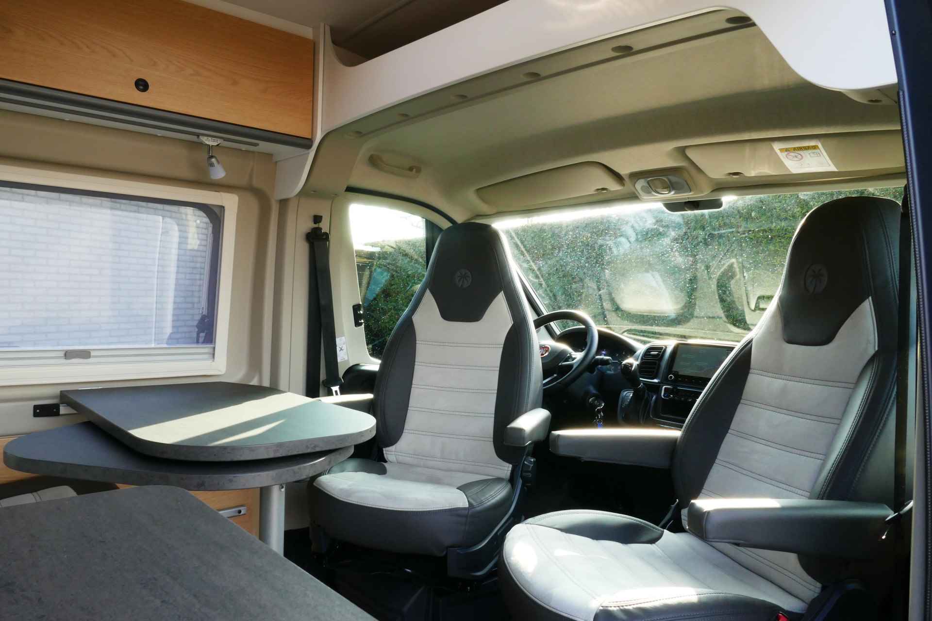 Sunlight Cliff 640 Adventure Edition 140 pk AUTOMAAT 9-Traps Euro6 Fiat Ducato 8 **Lengtebedden/4 zitplaatsen/Luifel/Fietsendrager/Smart - 7/71